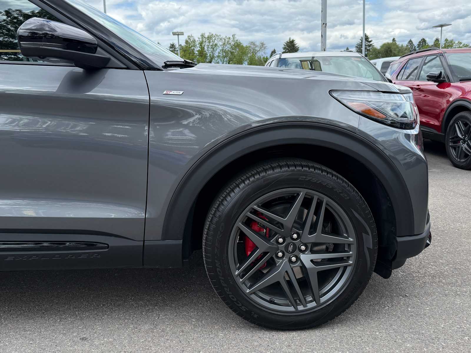 2025 Ford Explorer ST-Line 5