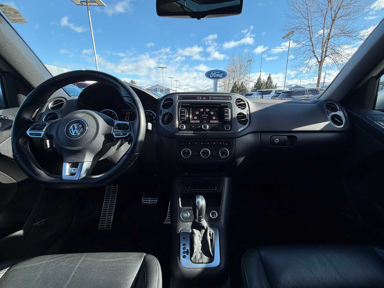 Thumbnail: 2014 Volkswagen Tiguan - 28