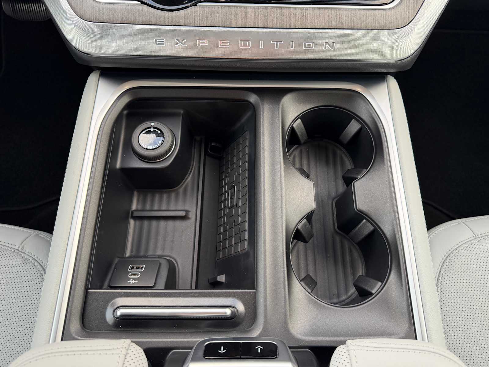 Thumbnail: 2025 Ford Expedition - 20