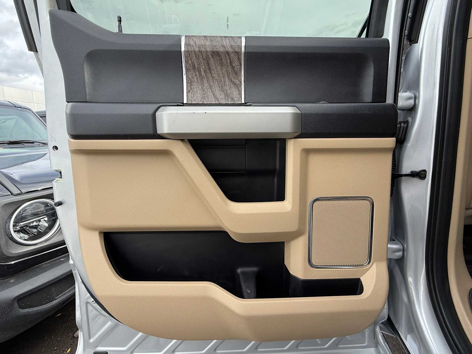 Thumbnail: 2019 Ford Econoline - 26