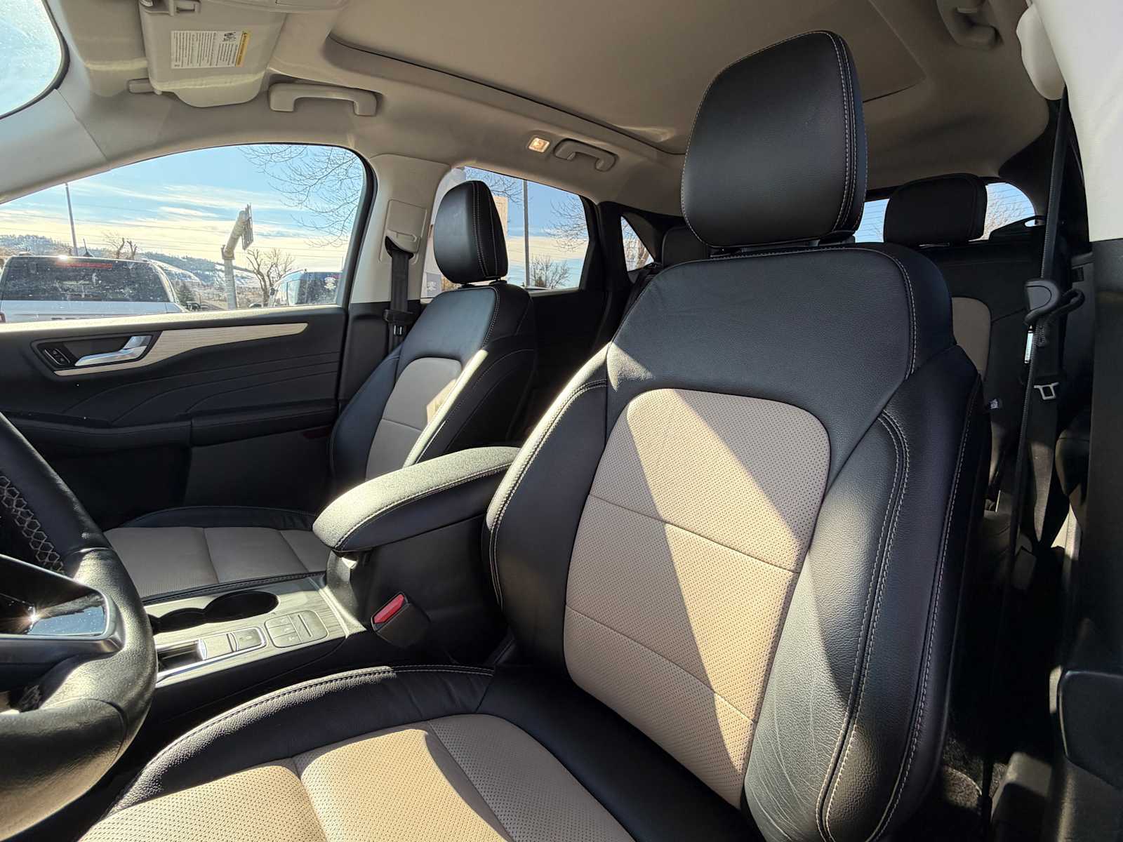 Thumbnail: 2022 Ford Escape - 11