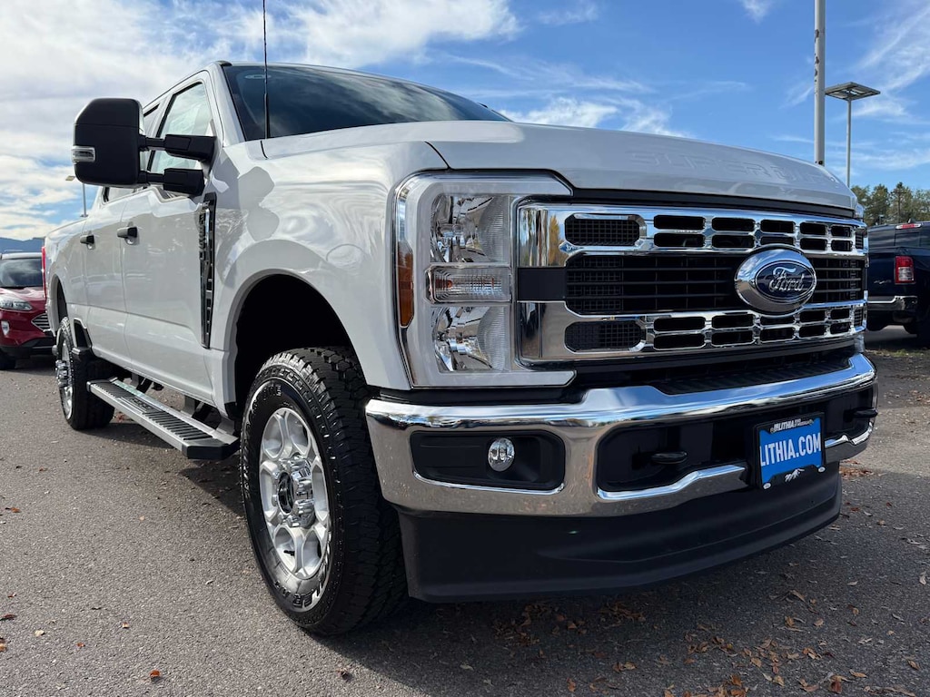 New 2026 Ford F-350 XLT Truck Crew Cab