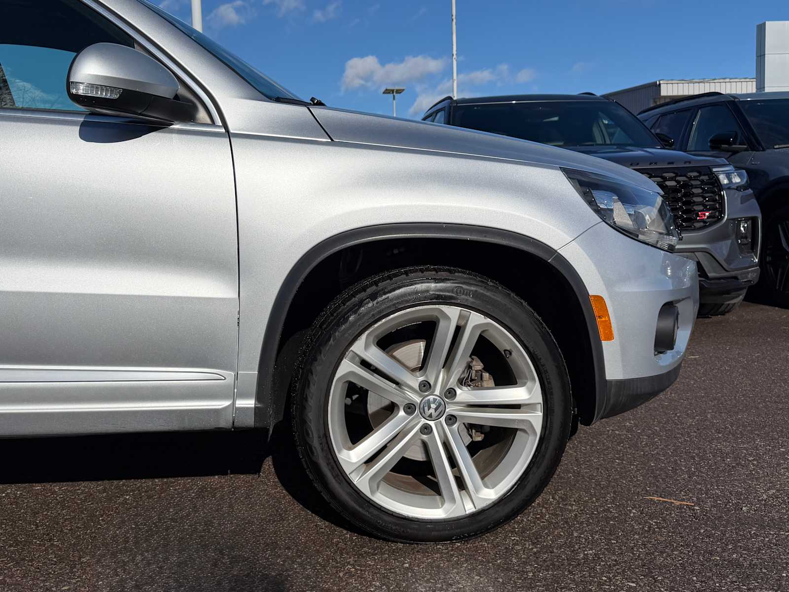 Thumbnail: 2014 Volkswagen Tiguan - 5