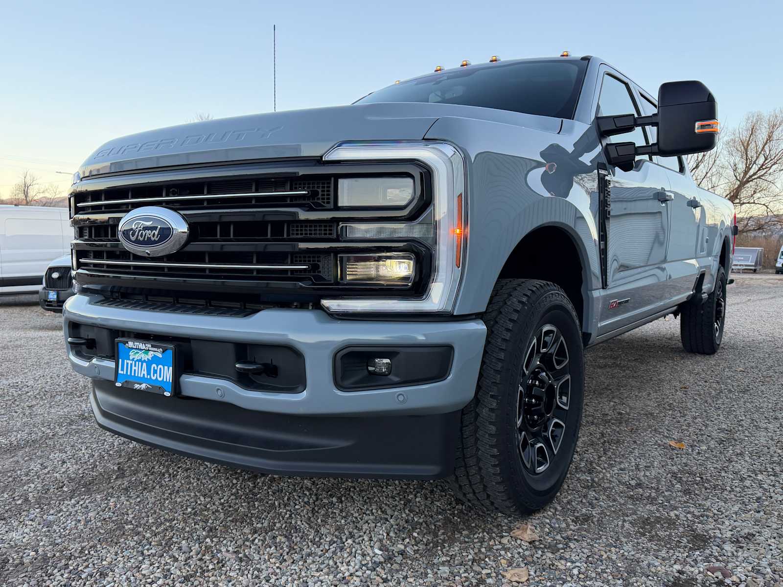 2026 Ford F-350 Super Duty Platinum's photo