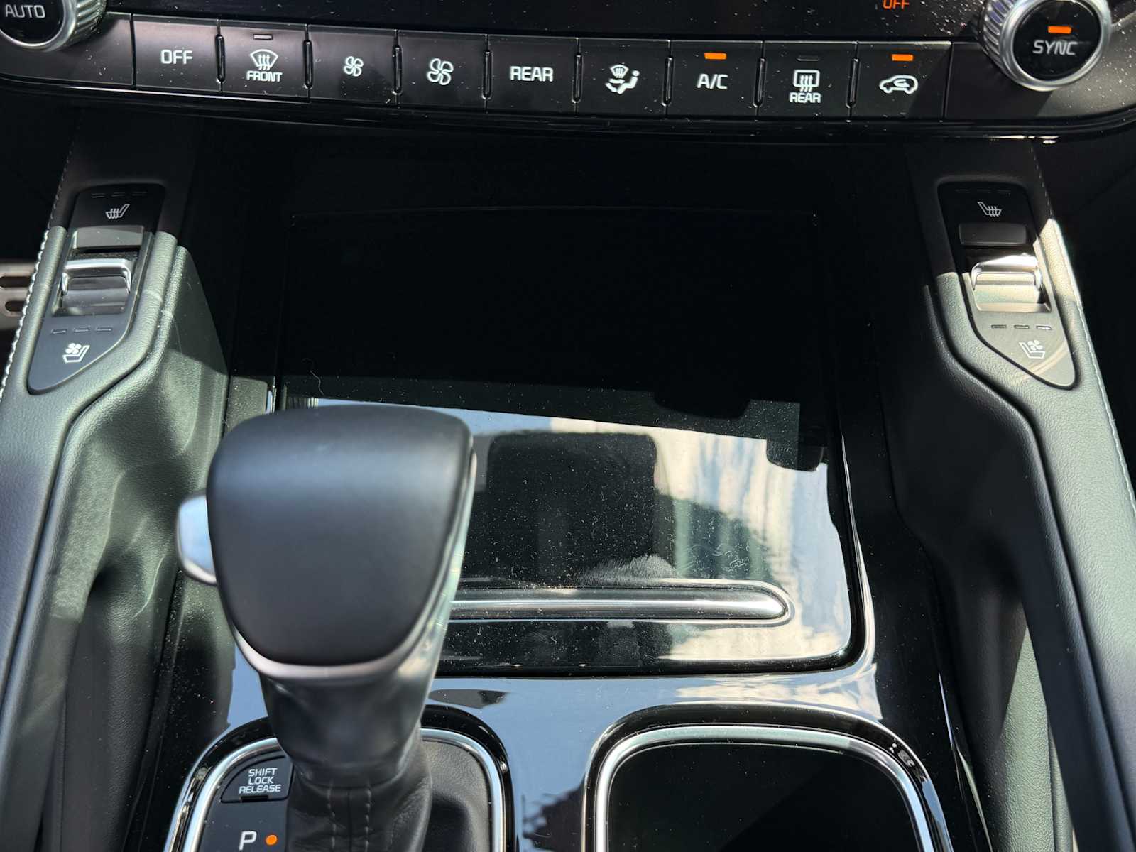 Thumbnail: 2023 Kia Telluride - 17