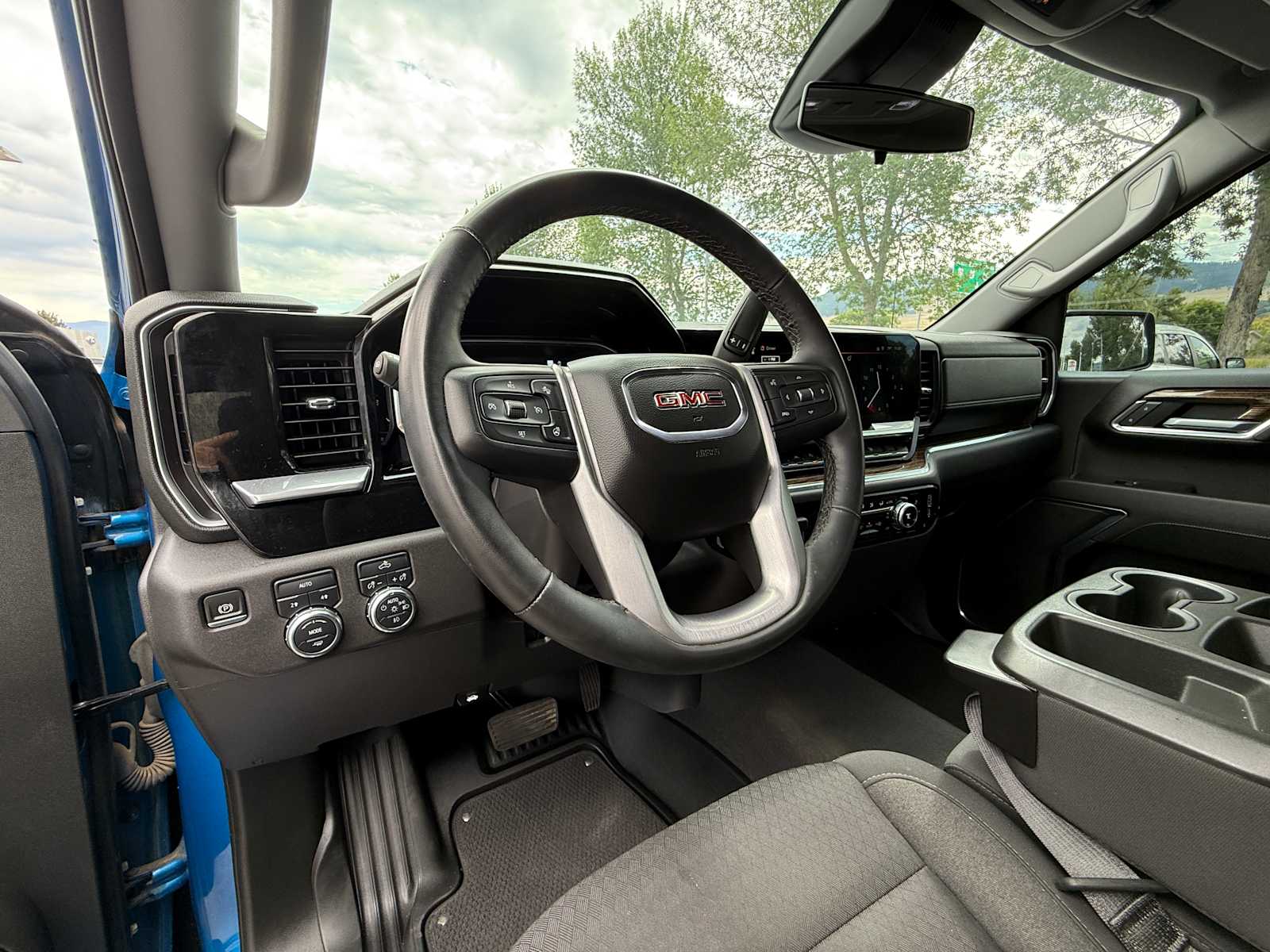 Thumbnail: 2023 GMC Sierra 1500 - 12