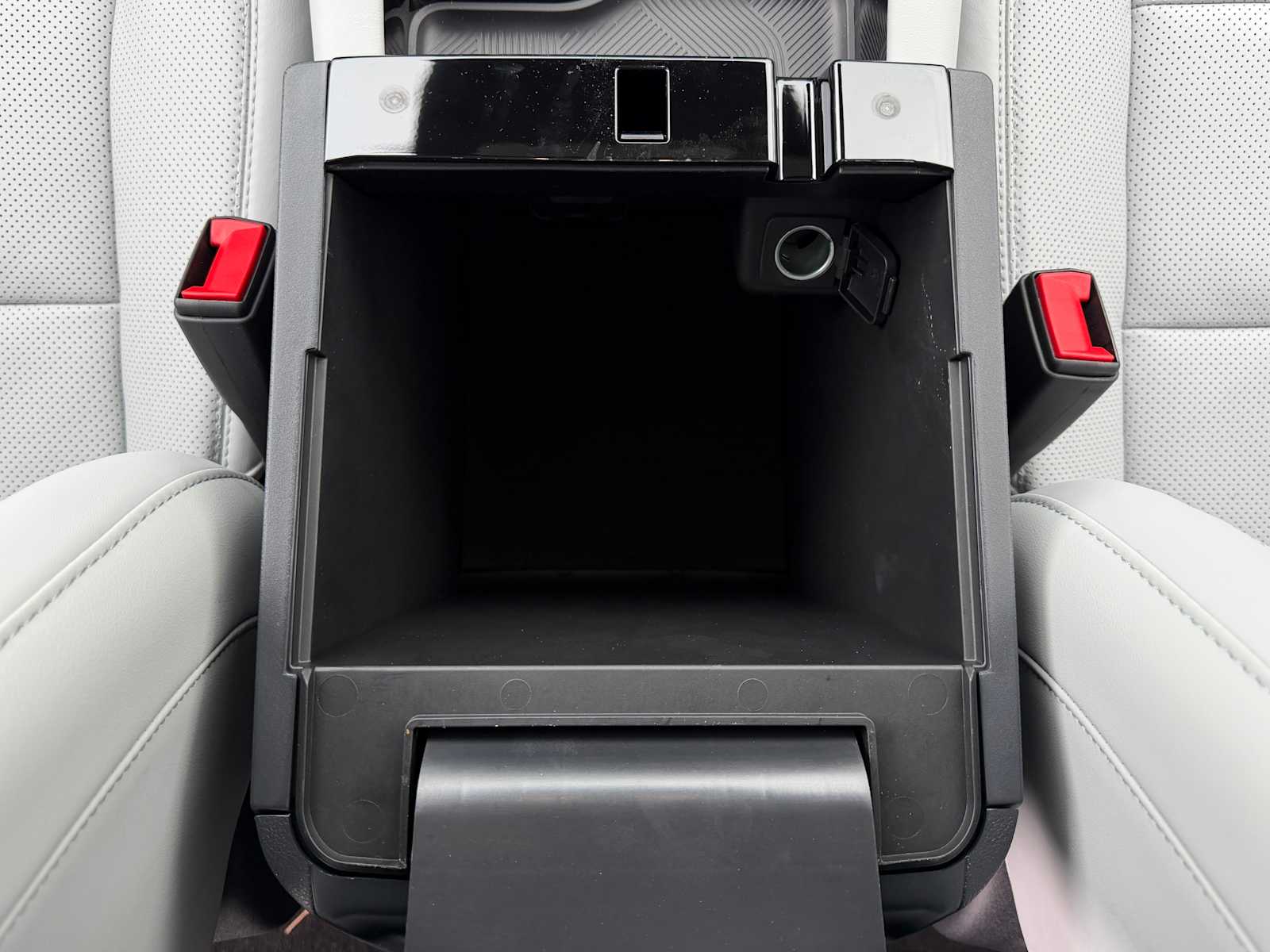 Thumbnail: 2026 Ford Explorer - 22