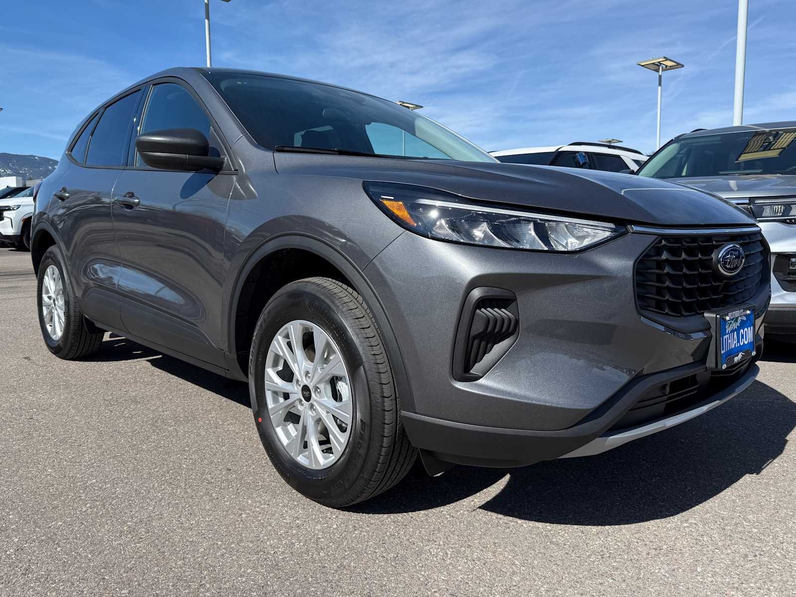 2025 Ford Escape Titanium photo 4