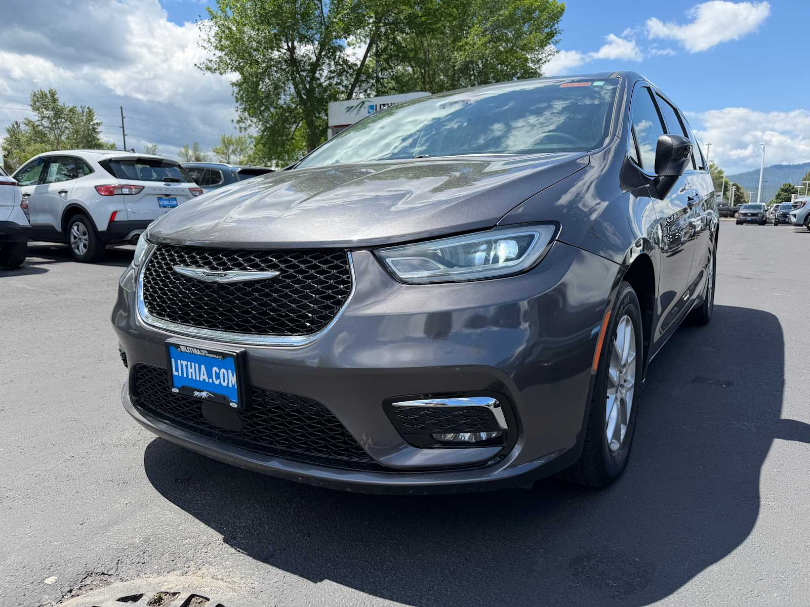 Thumbnail: 2023 Chrysler Pacifica - 1