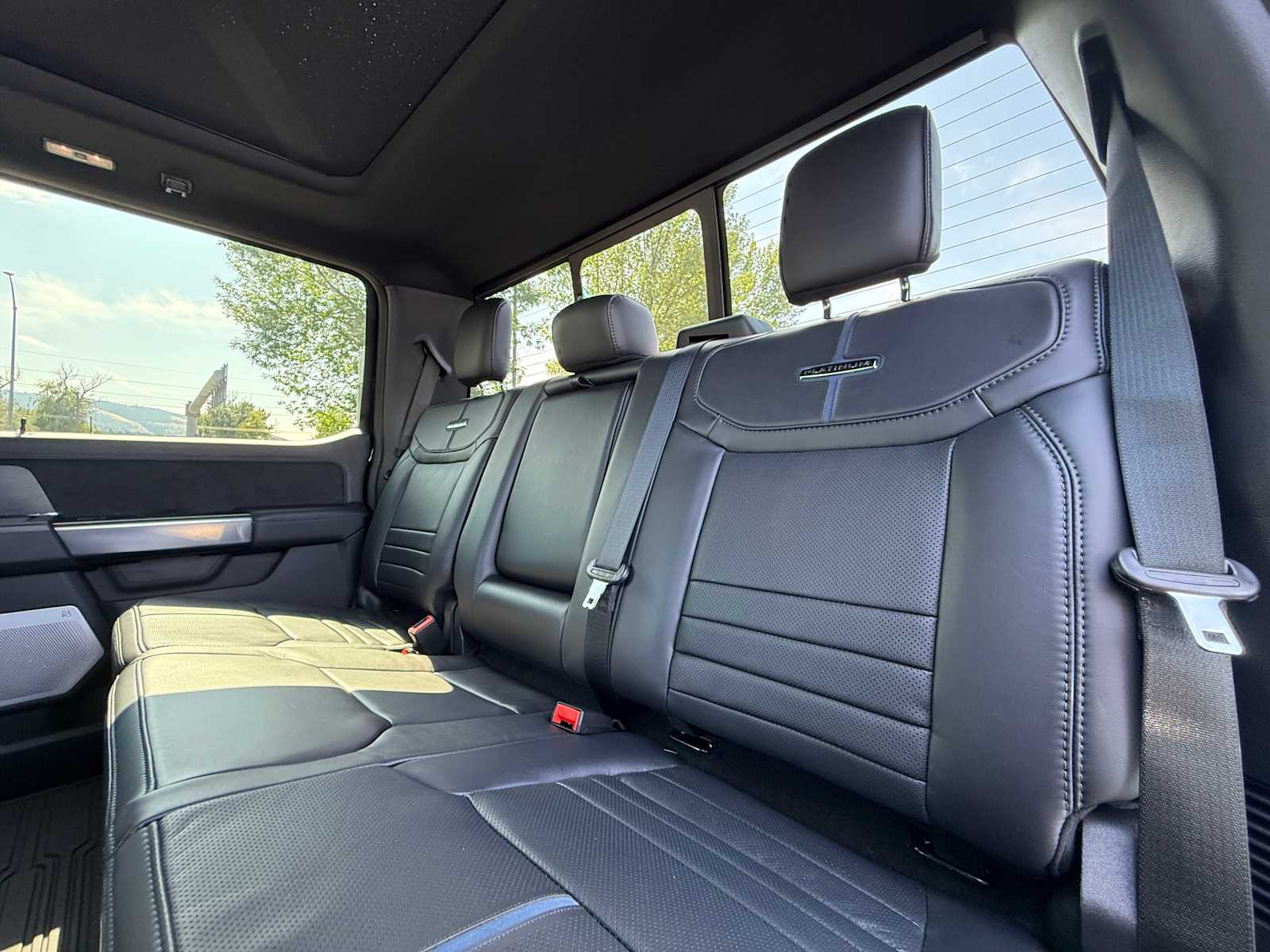 2025 Ford F-350 Super Duty Platinum - Photo 28