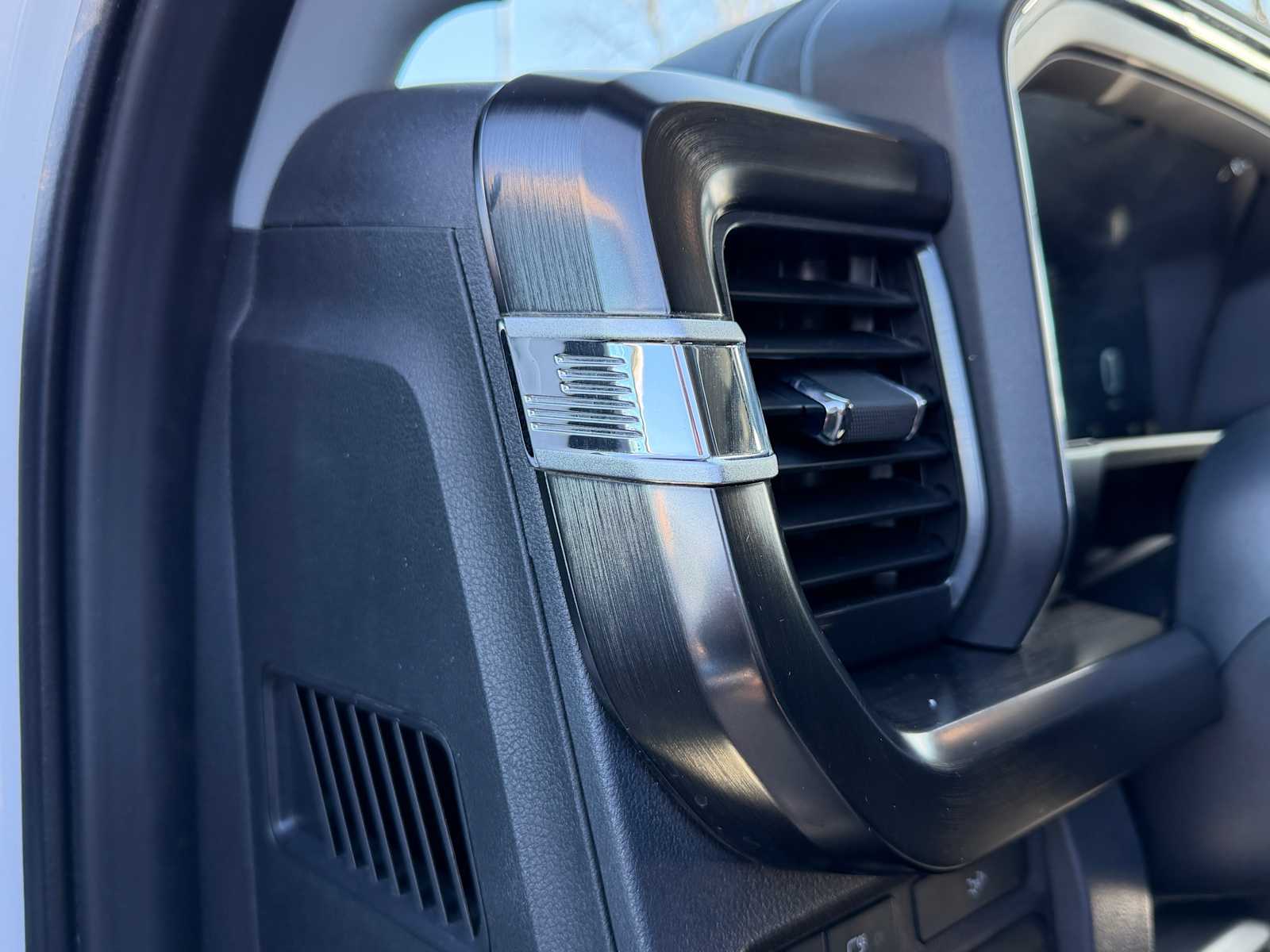 Thumbnail: 2024 Ford Econoline - 15