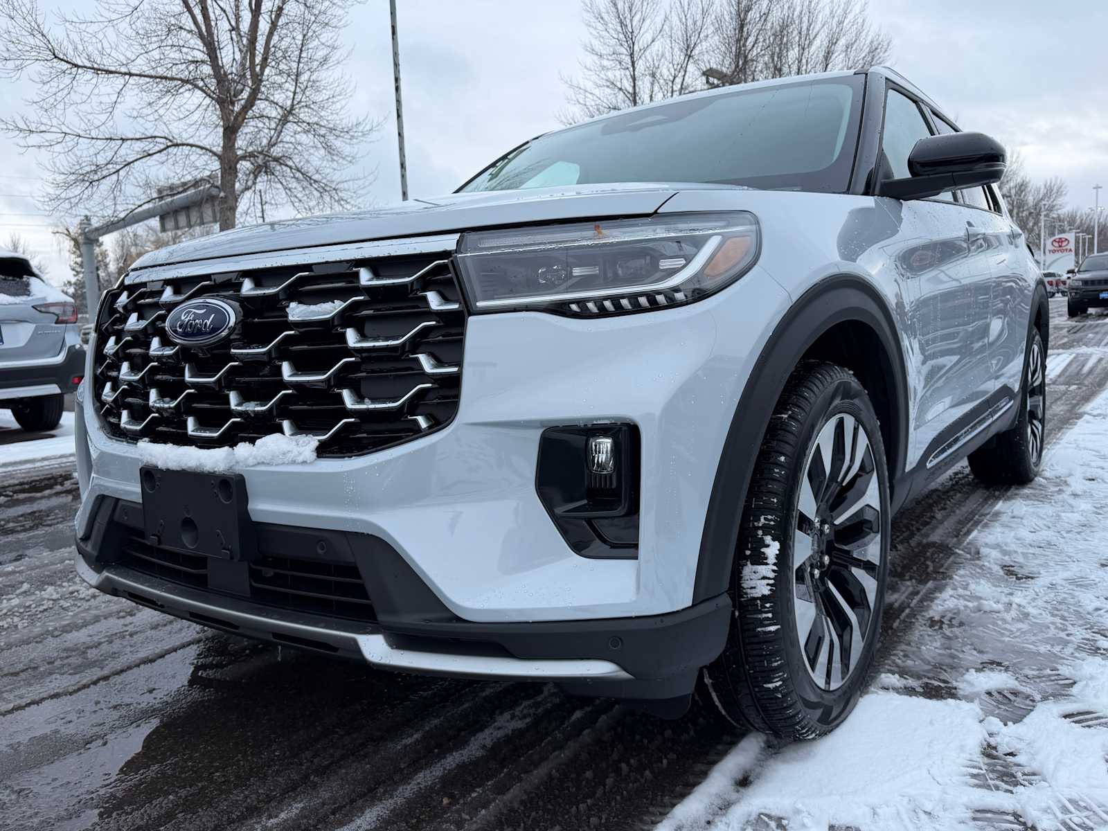 2026 Ford Explorer Platinum's photo