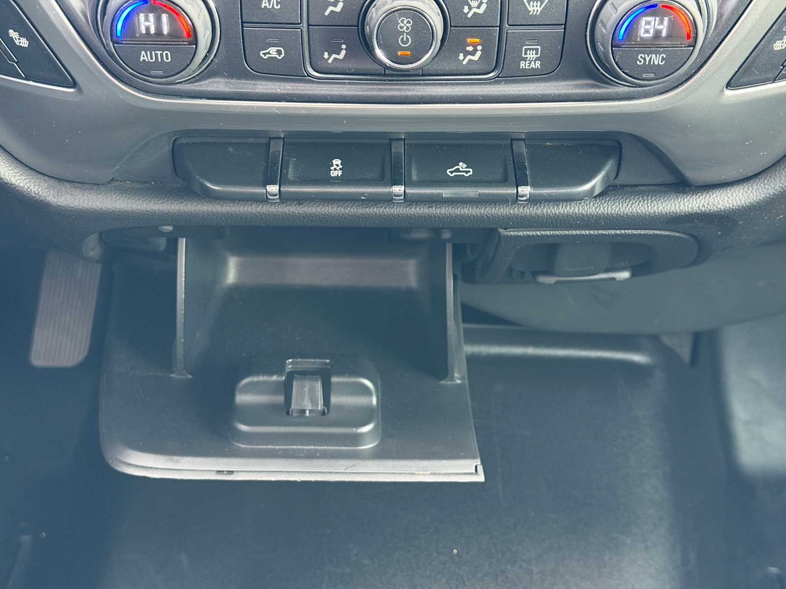 Thumbnail: 2015 Chevrolet Silverado 1500 - 19