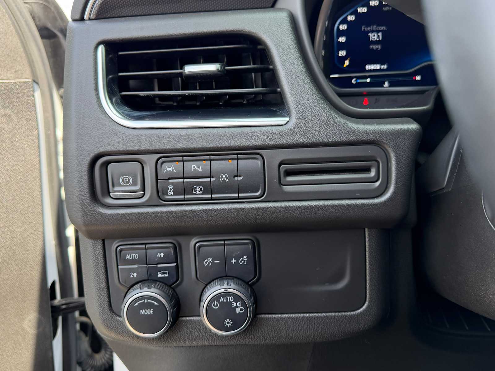 Thumbnail: 2023 Chevrolet Tahoe - 11