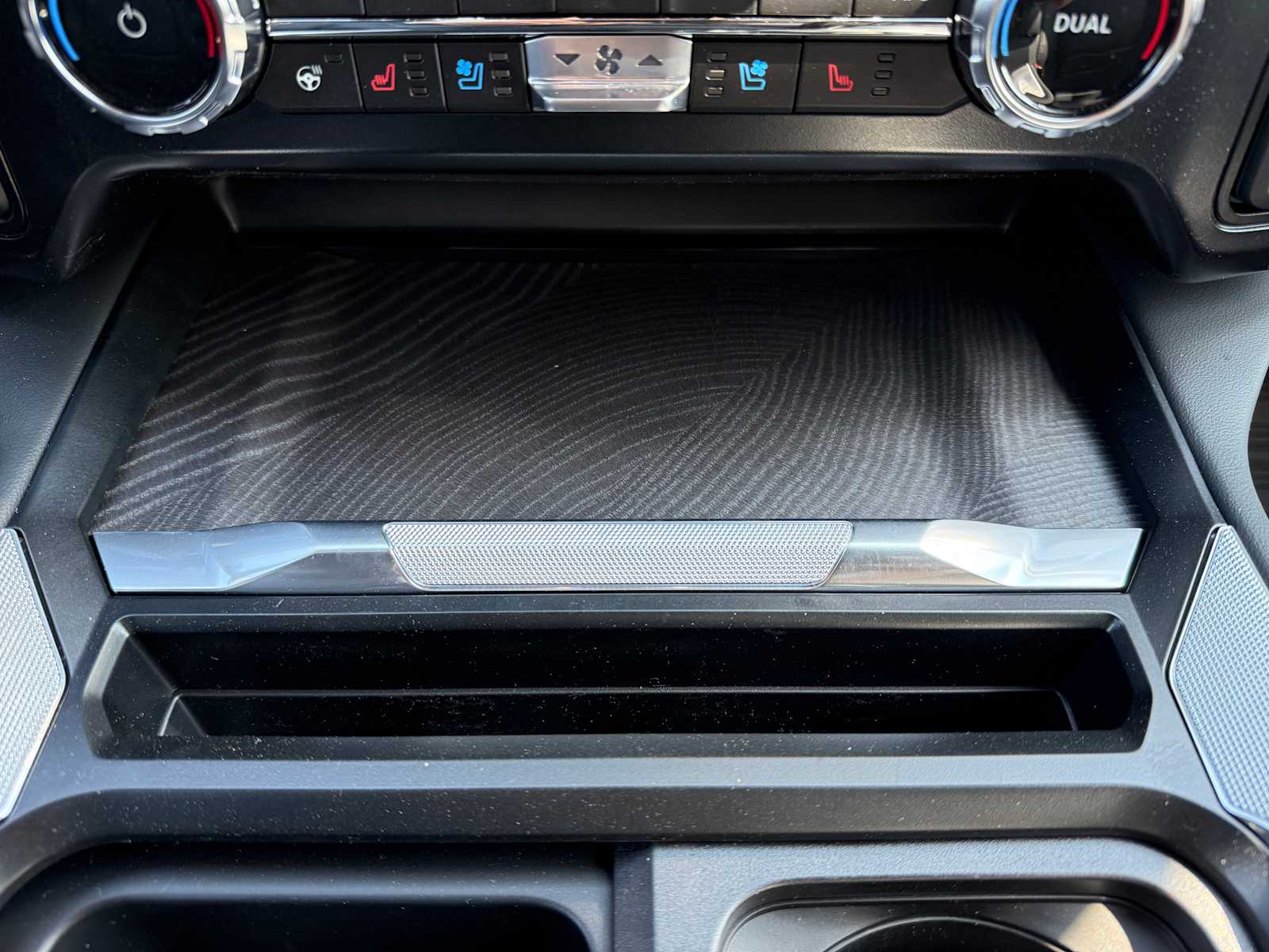 2025 Ford F-350 Super Duty Platinum - Photo 19