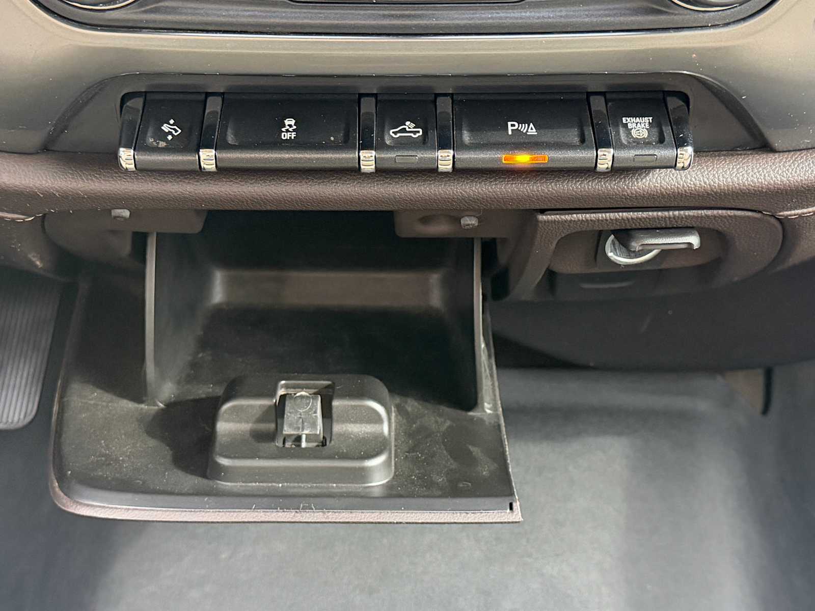 Thumbnail: 2015 Chevrolet Silverado 2500 - 19