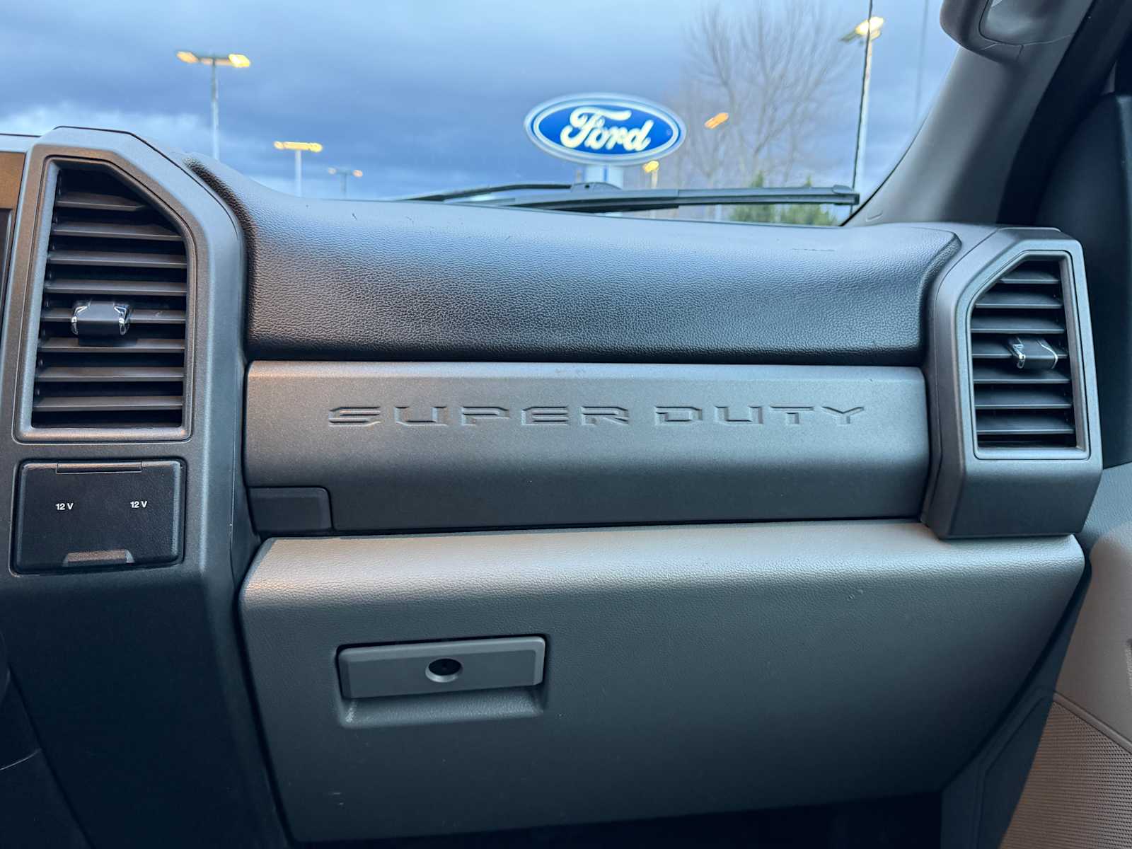 Thumbnail: 2019 Ford Econoline - 23