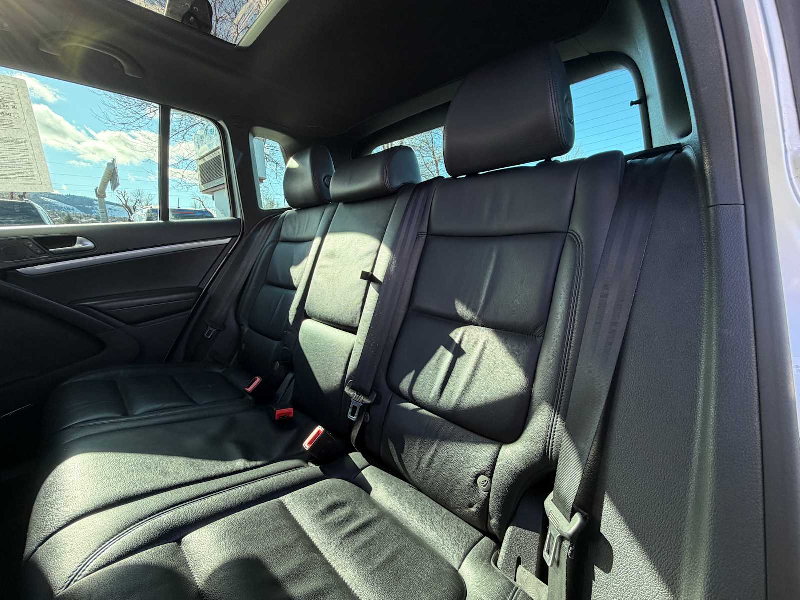 Thumbnail: 2014 Volkswagen Tiguan - 25