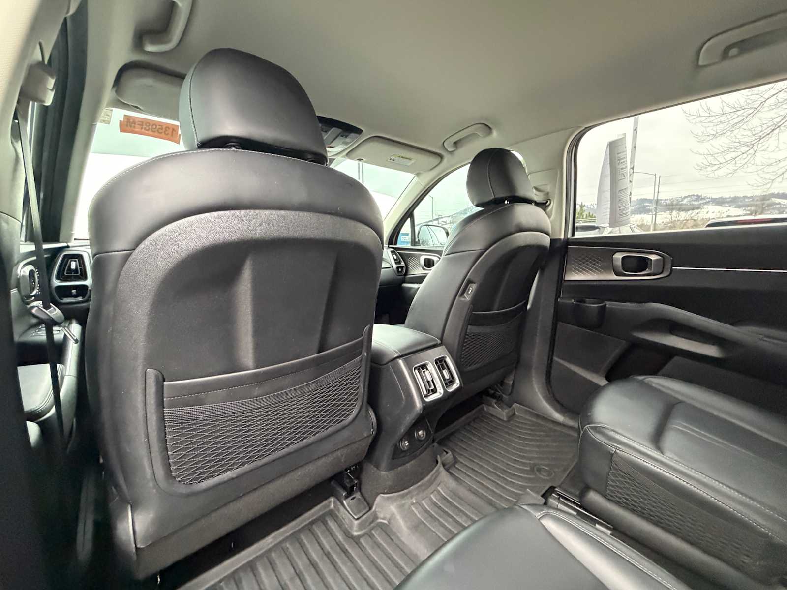 Thumbnail: 2023 Kia Sorento - 24