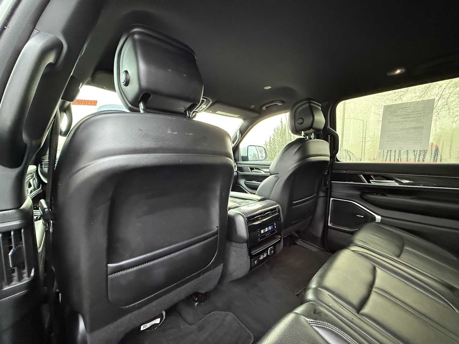 Thumbnail: 2022 Jeep Wagoneer - 14