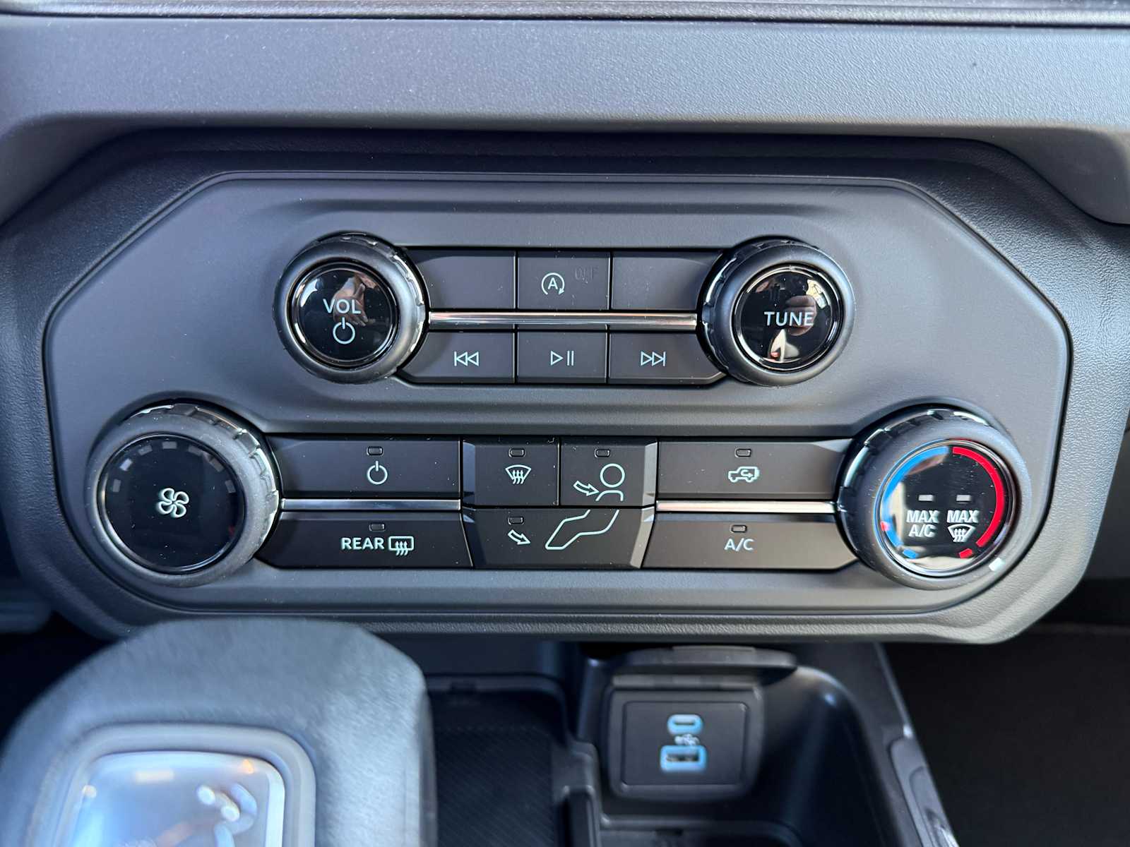 Thumbnail: 2025 Ford Bronco - 17