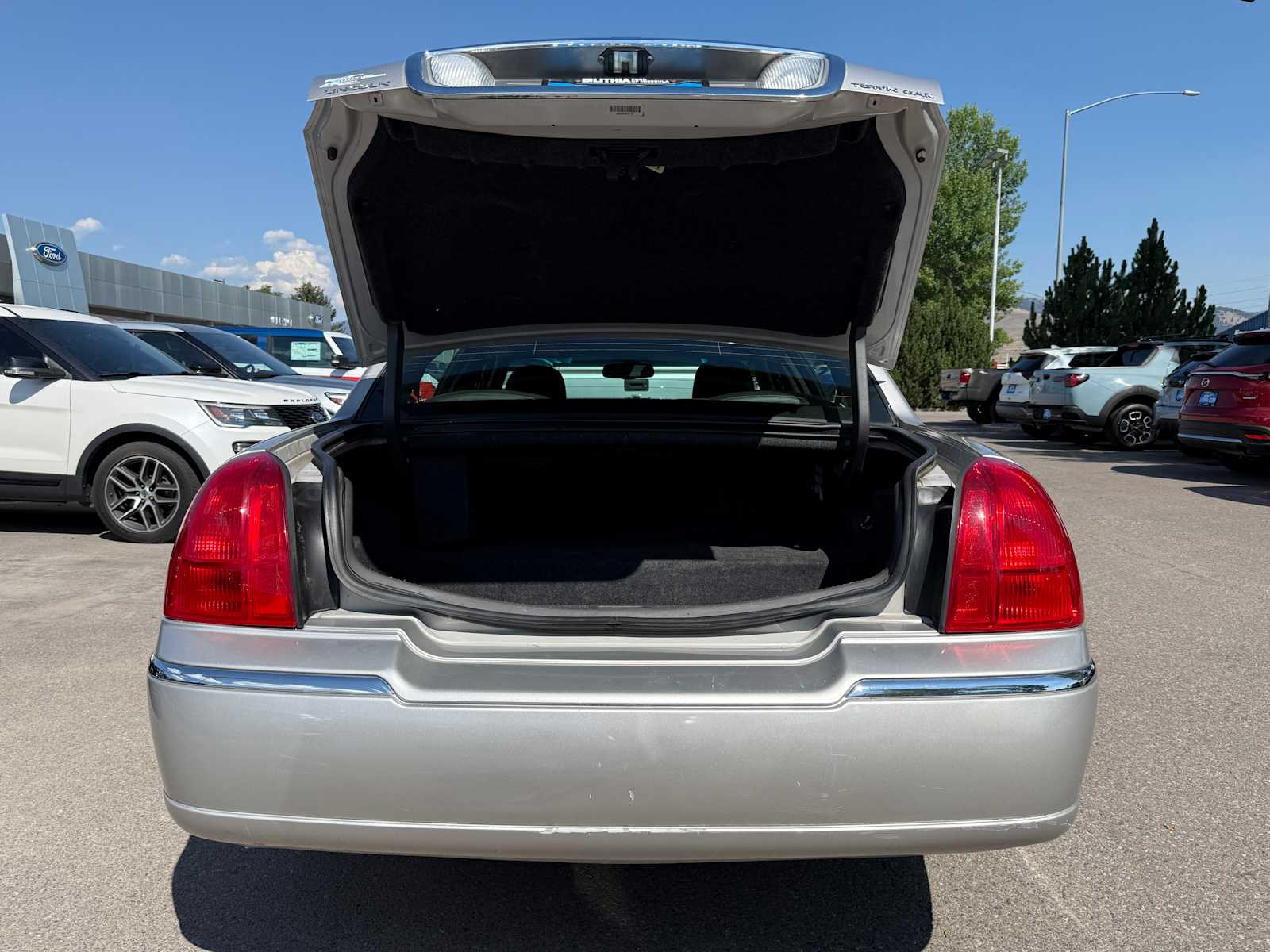 Thumbnail: 2009 Lincoln Town Car - 9