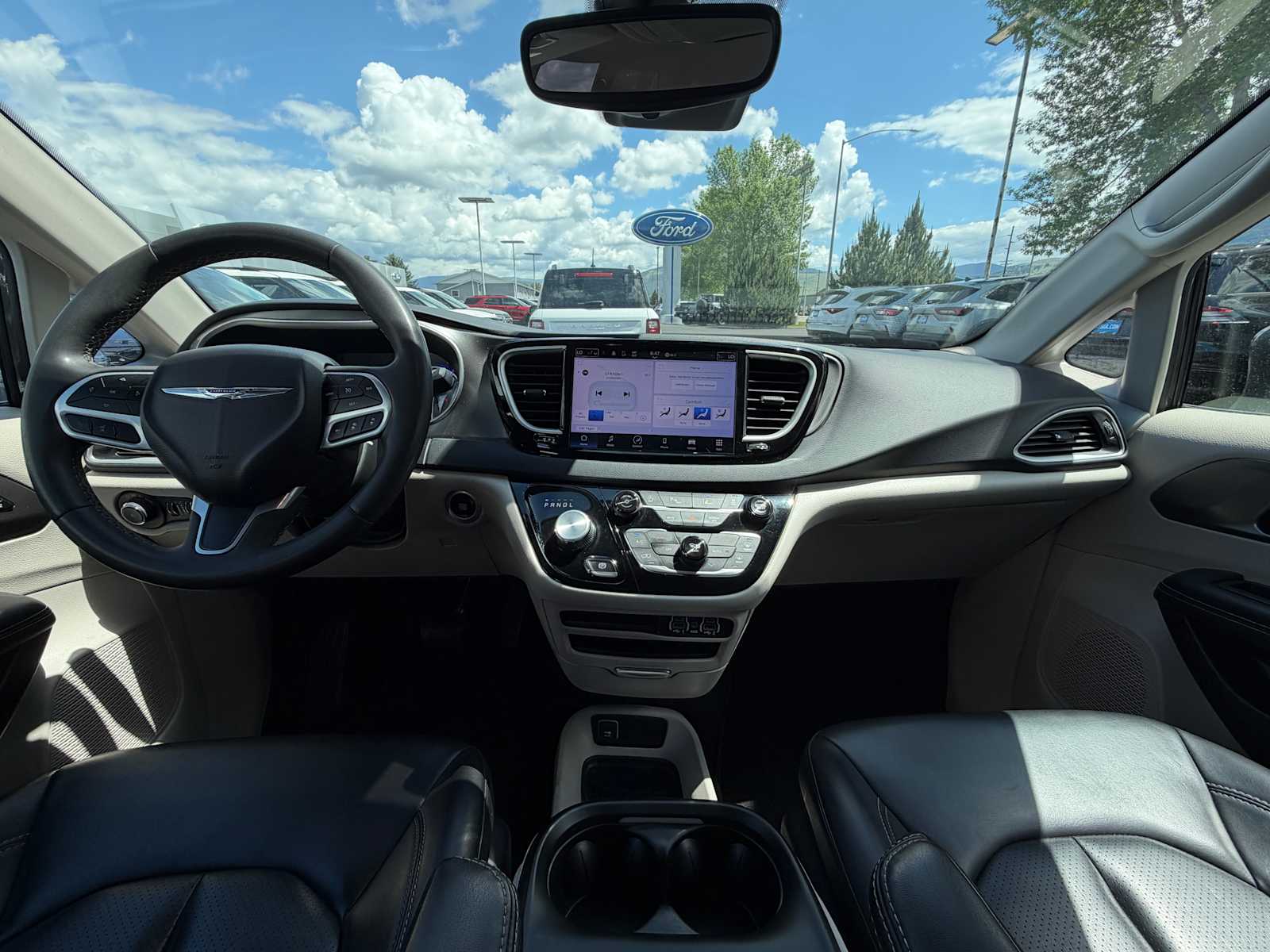 Thumbnail: 2023 Chrysler Pacifica - 29