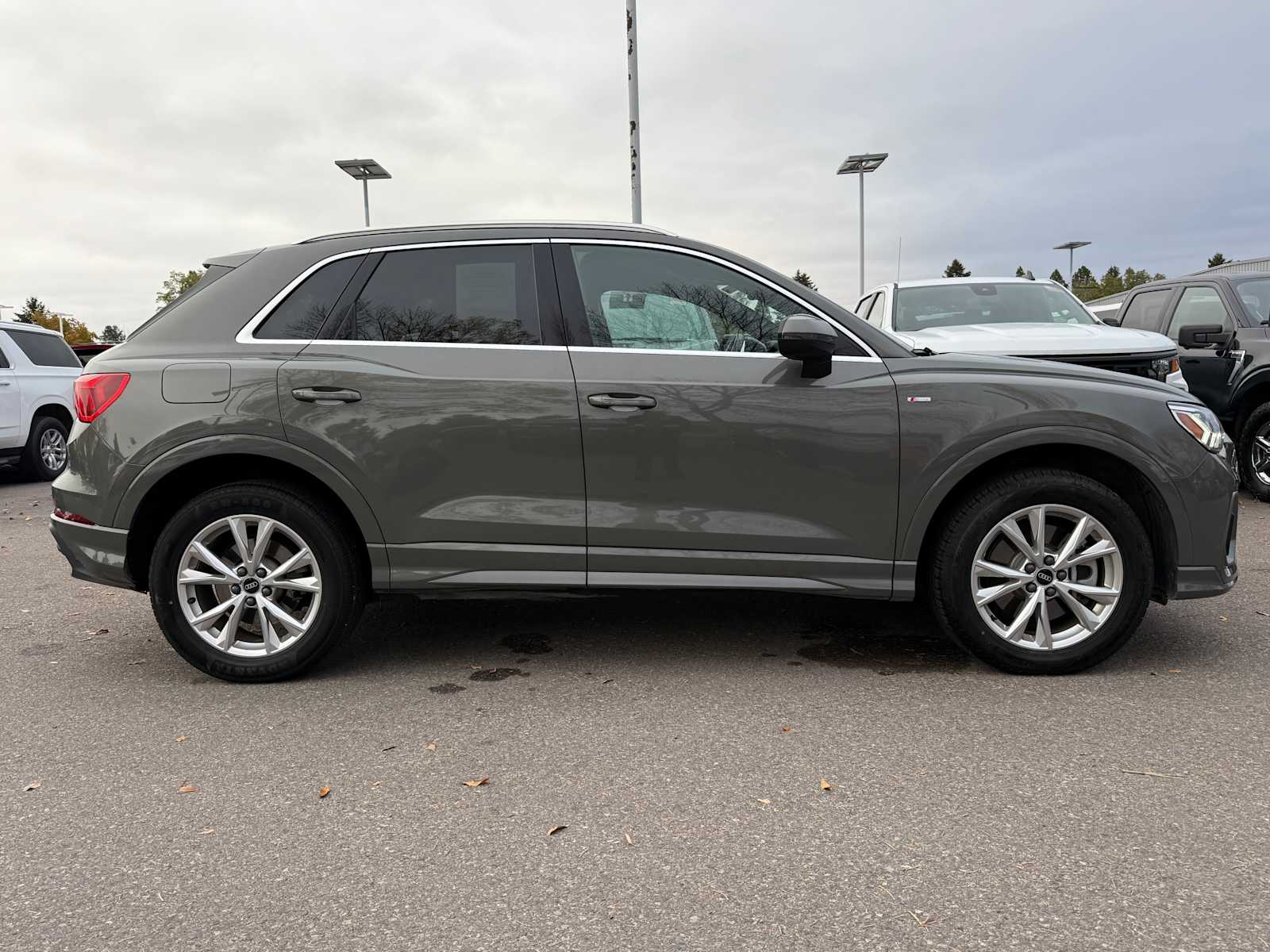Thumbnail: 2023 Audi Q3 - 6