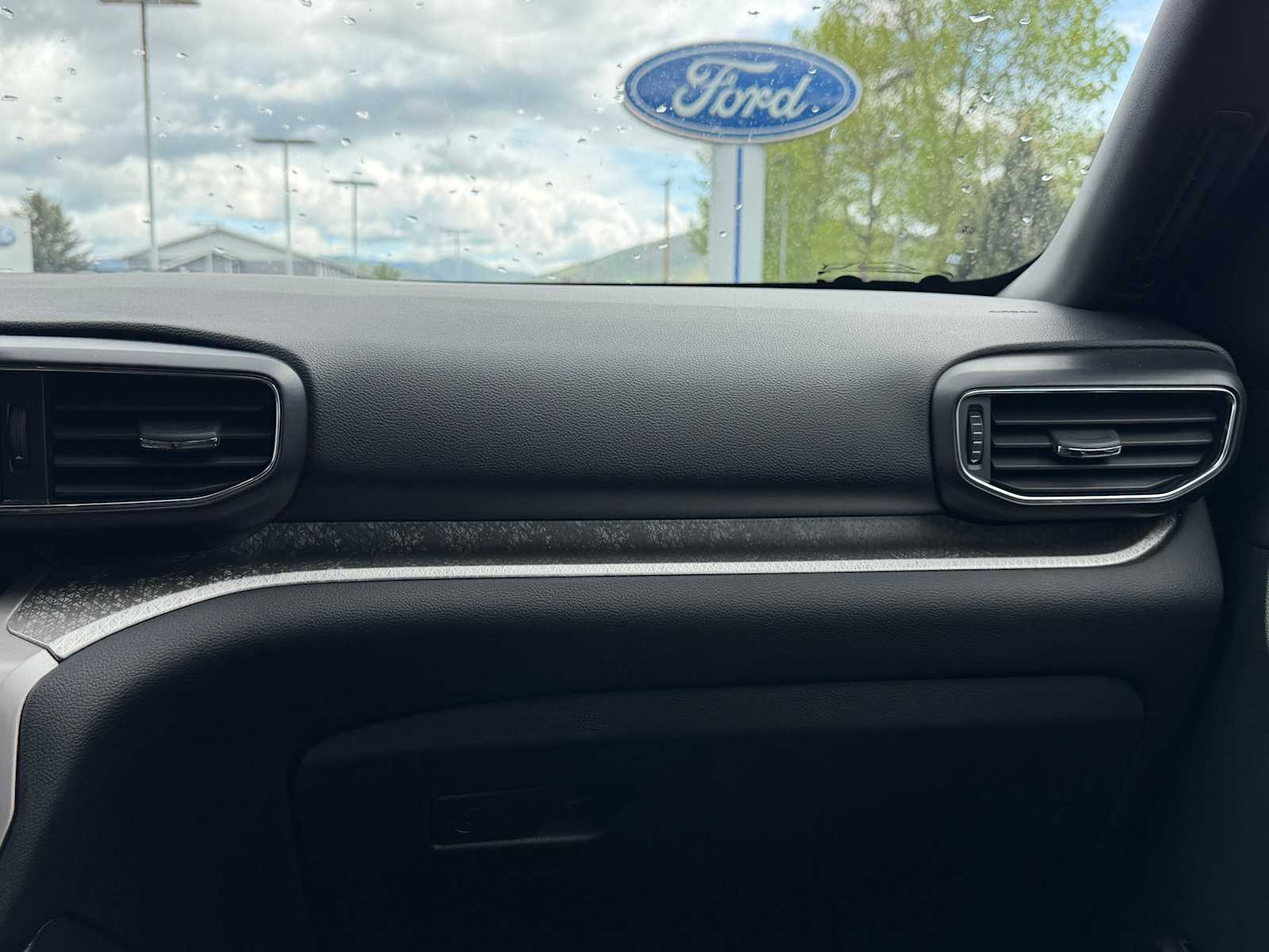 Thumbnail: 2023 Ford Explorer - 25