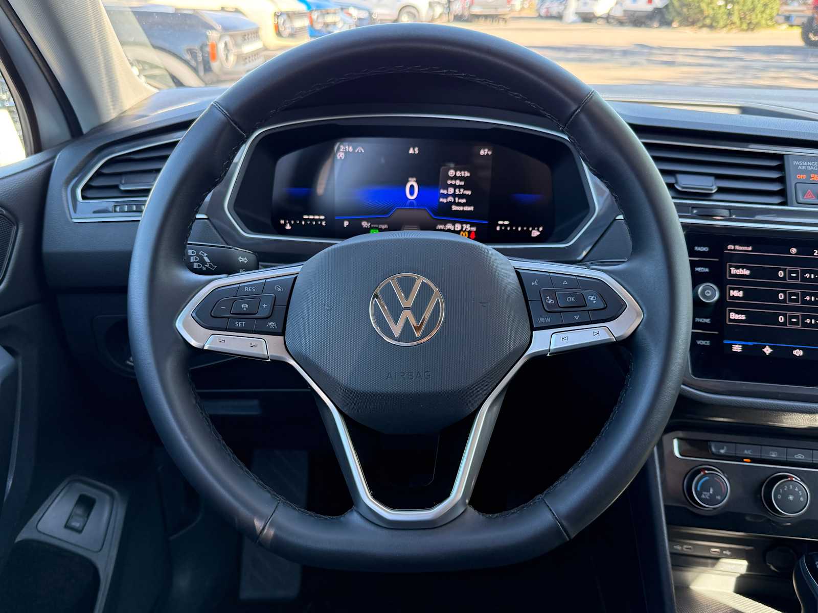 Thumbnail: 2024 Volkswagen Tiguan - 13