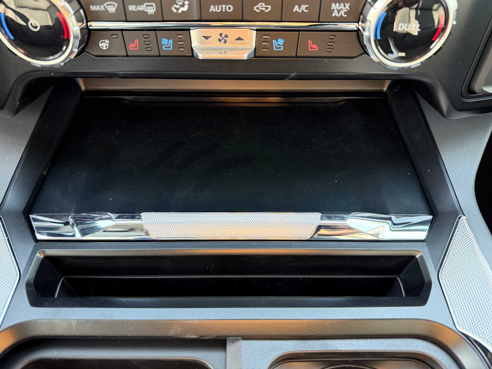 Thumbnail: 2025 Ford F-350 - 18