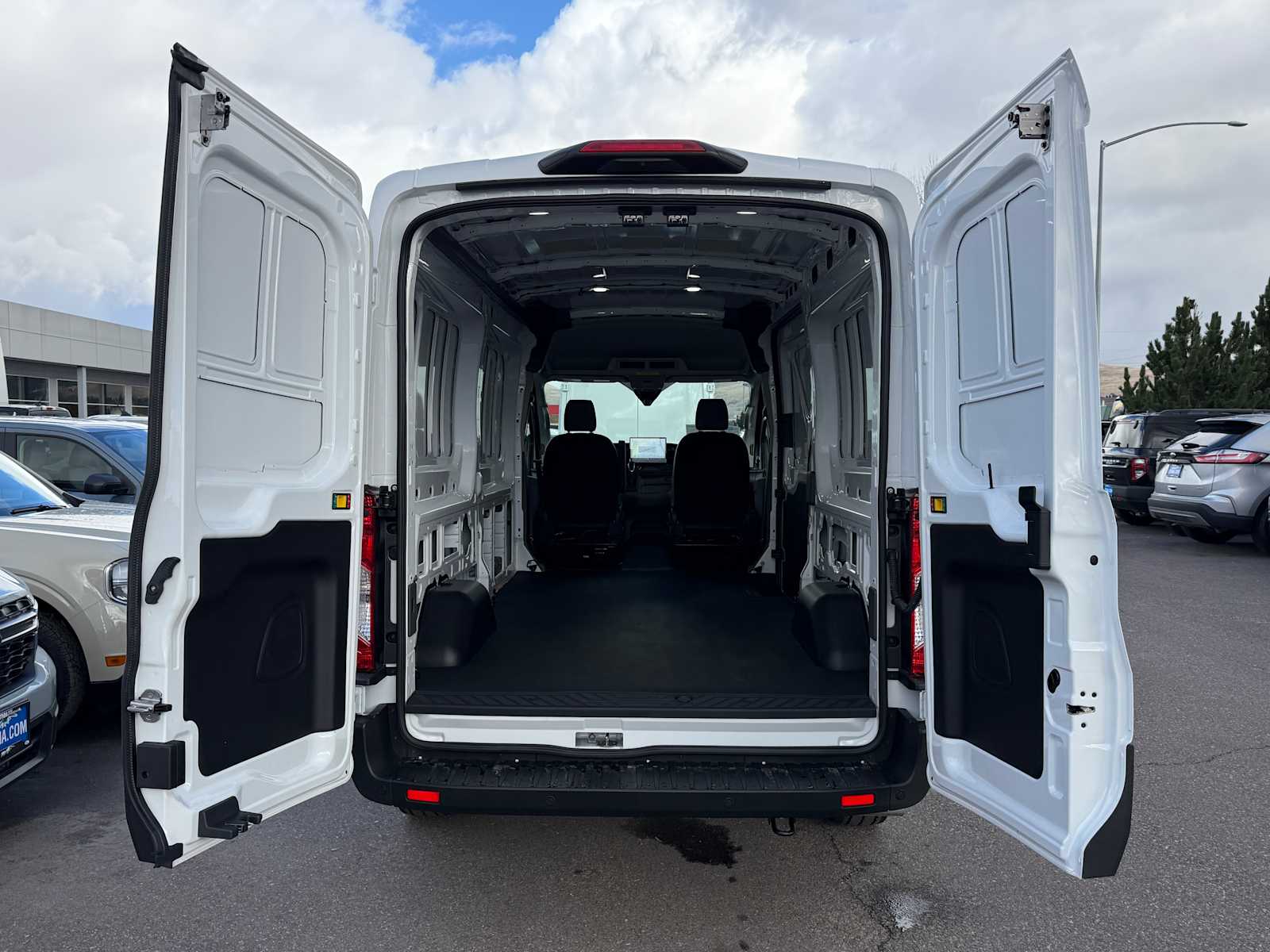 2024 Ford Transit Series 250 9