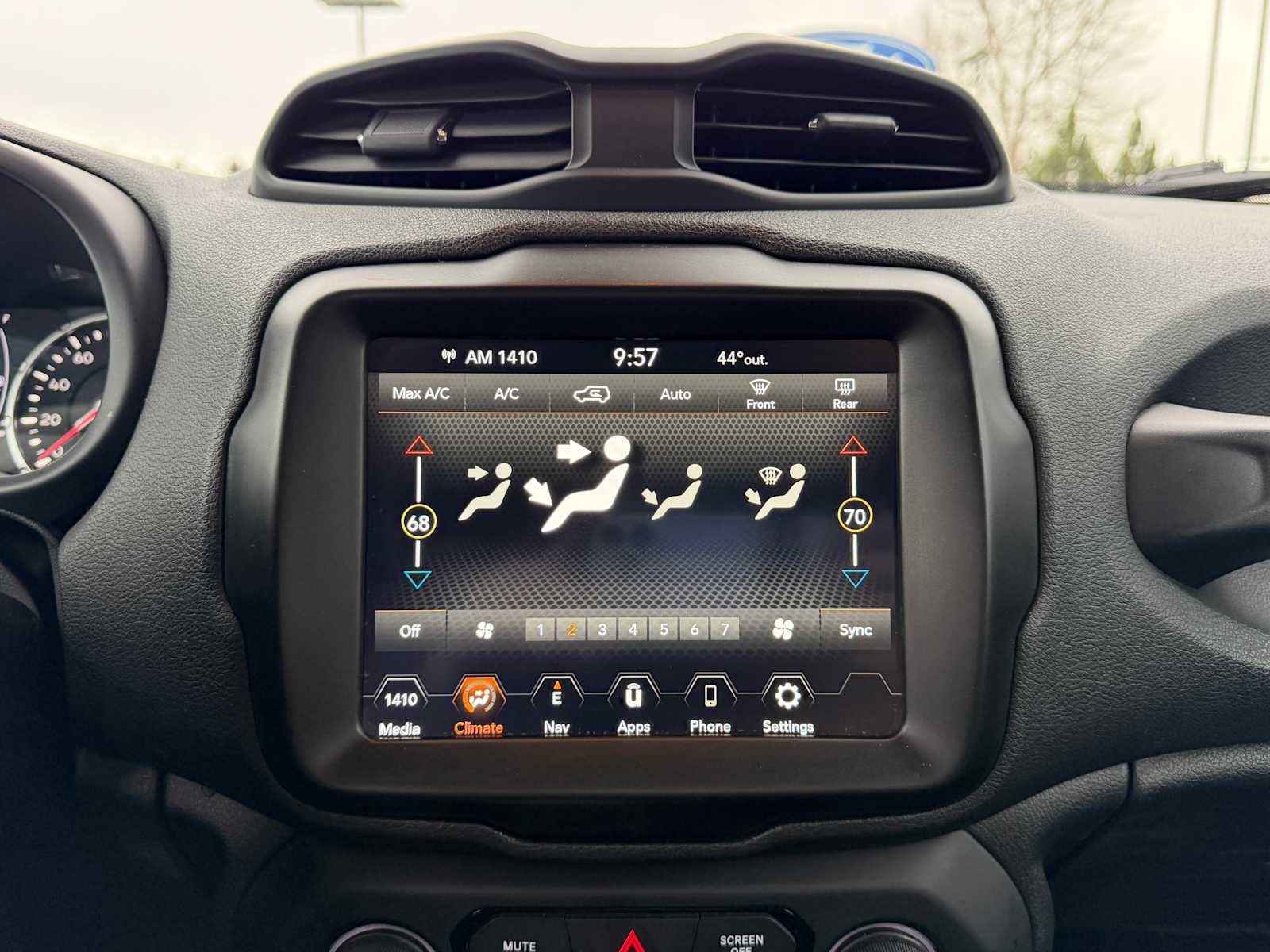 Thumbnail: 2023 Jeep Renegade - 15