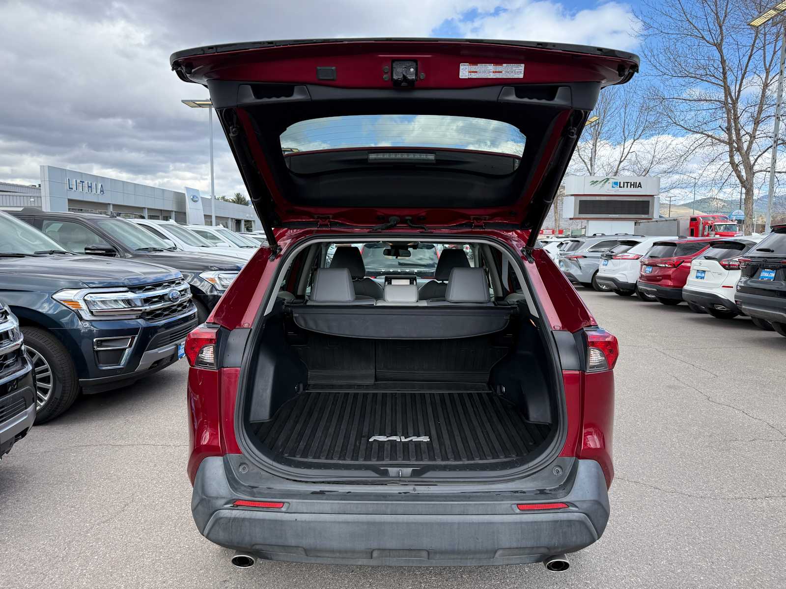 Thumbnail: 2021 Toyota RAV4 - 9