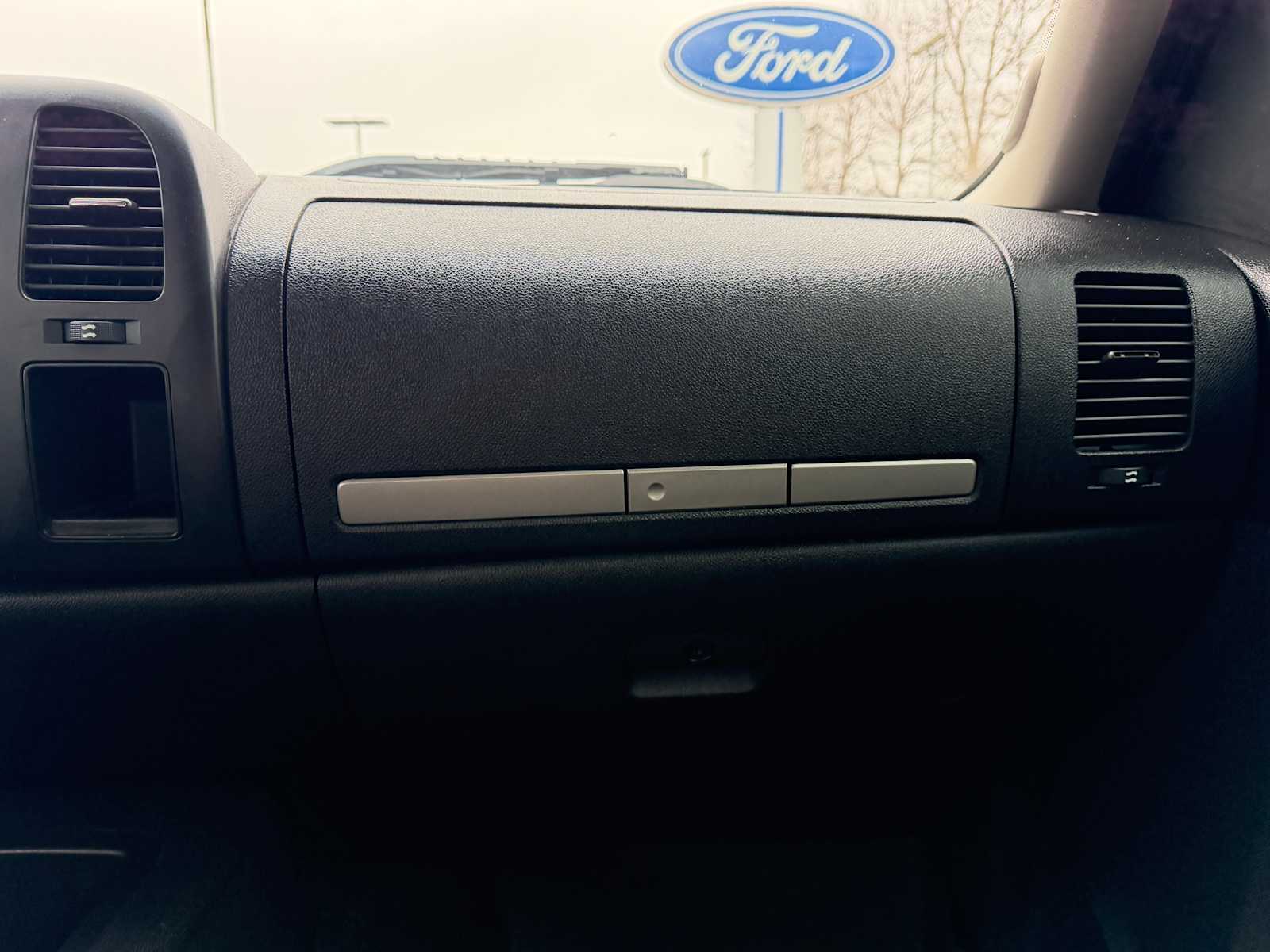 Thumbnail: 2009 GMC Sierra 2500 - 21