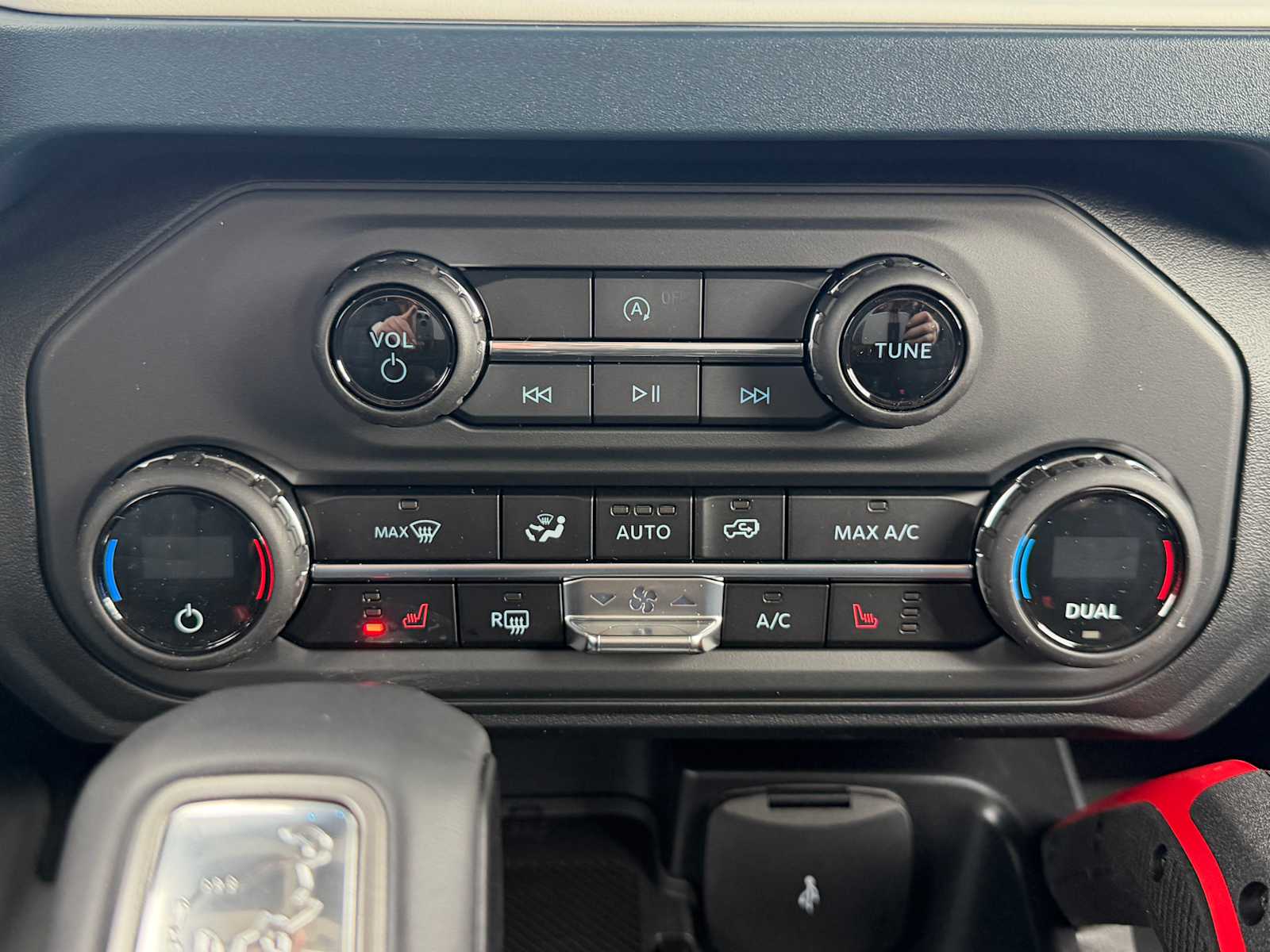 Thumbnail: 2025 Ford Bronco - 18