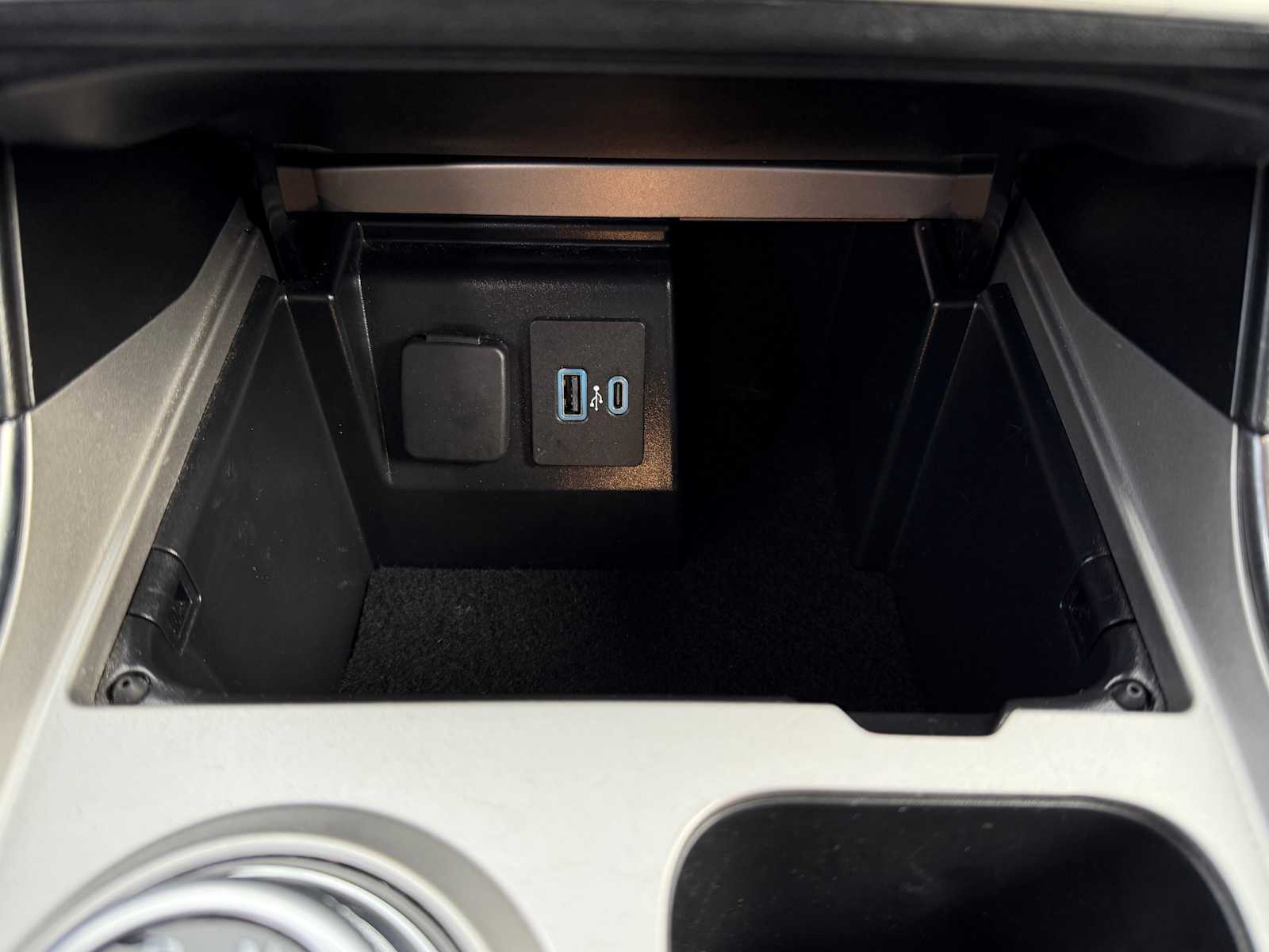 Thumbnail: 2023 Ford Explorer - 20