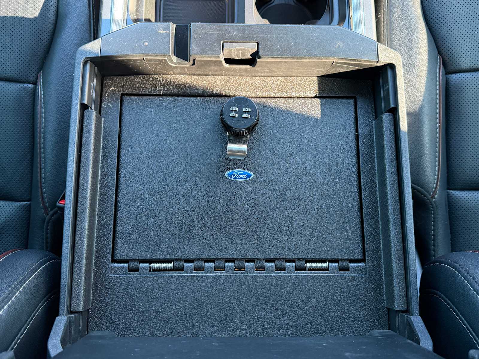 Thumbnail: 2024 Ford Econoline - 27