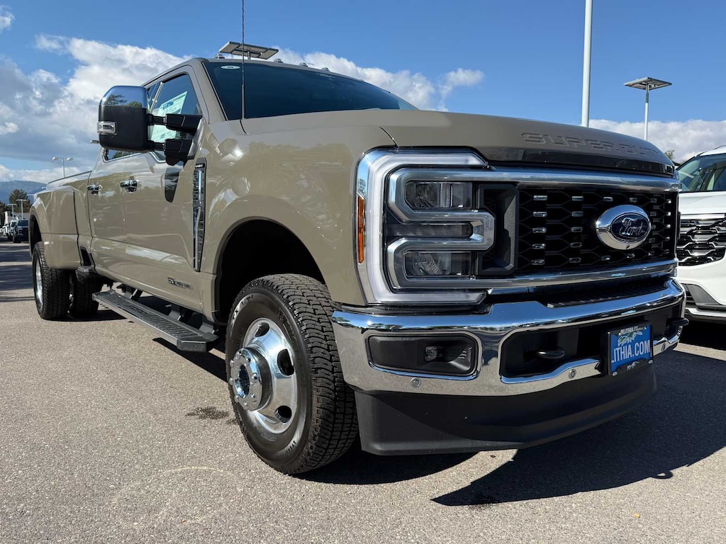 New 2026 Ford F-350 Lariat Truck Crew Cab