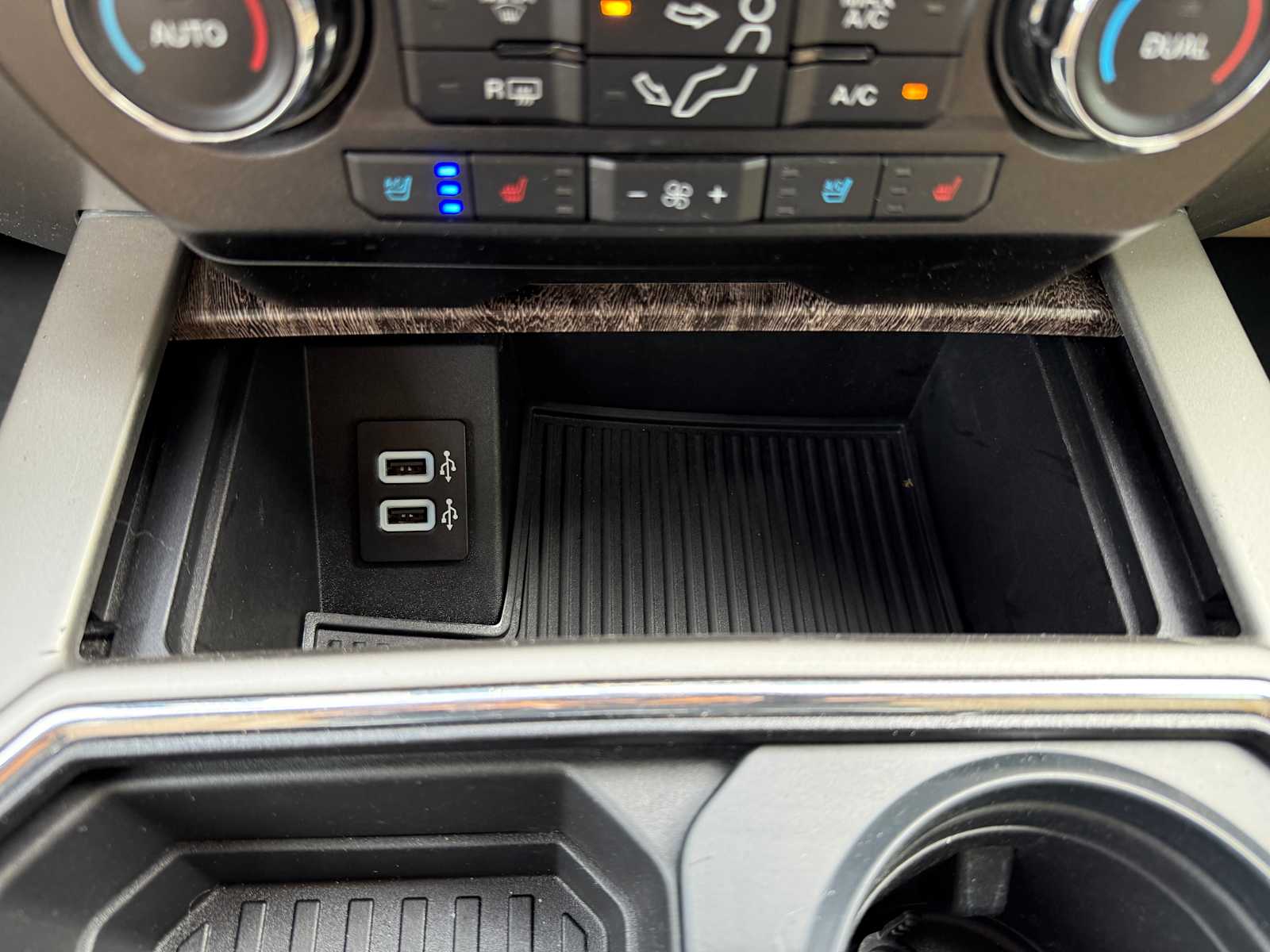 Thumbnail: 2019 Ford Econoline - 19