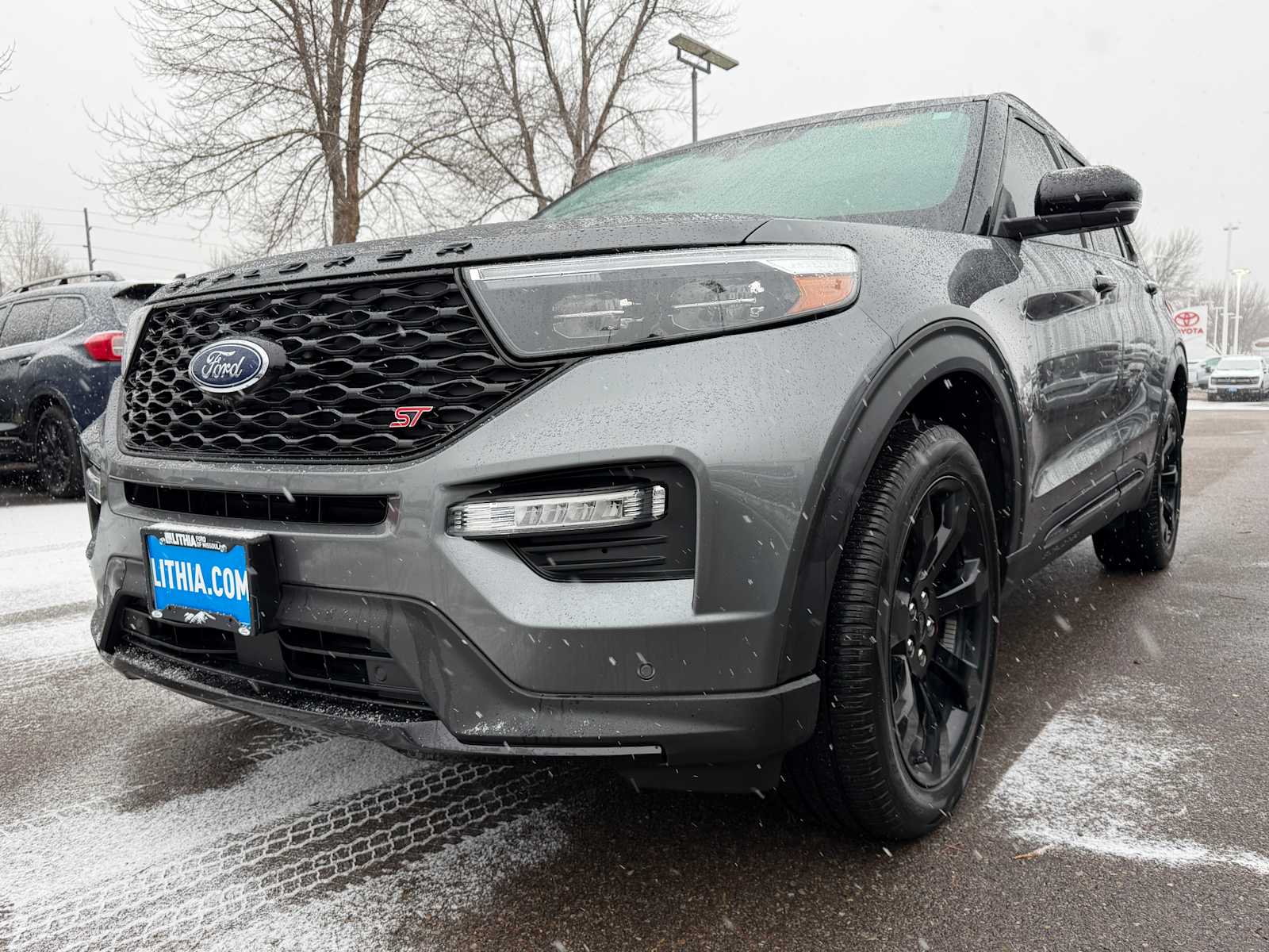 2023 Ford Explorer ST's photo