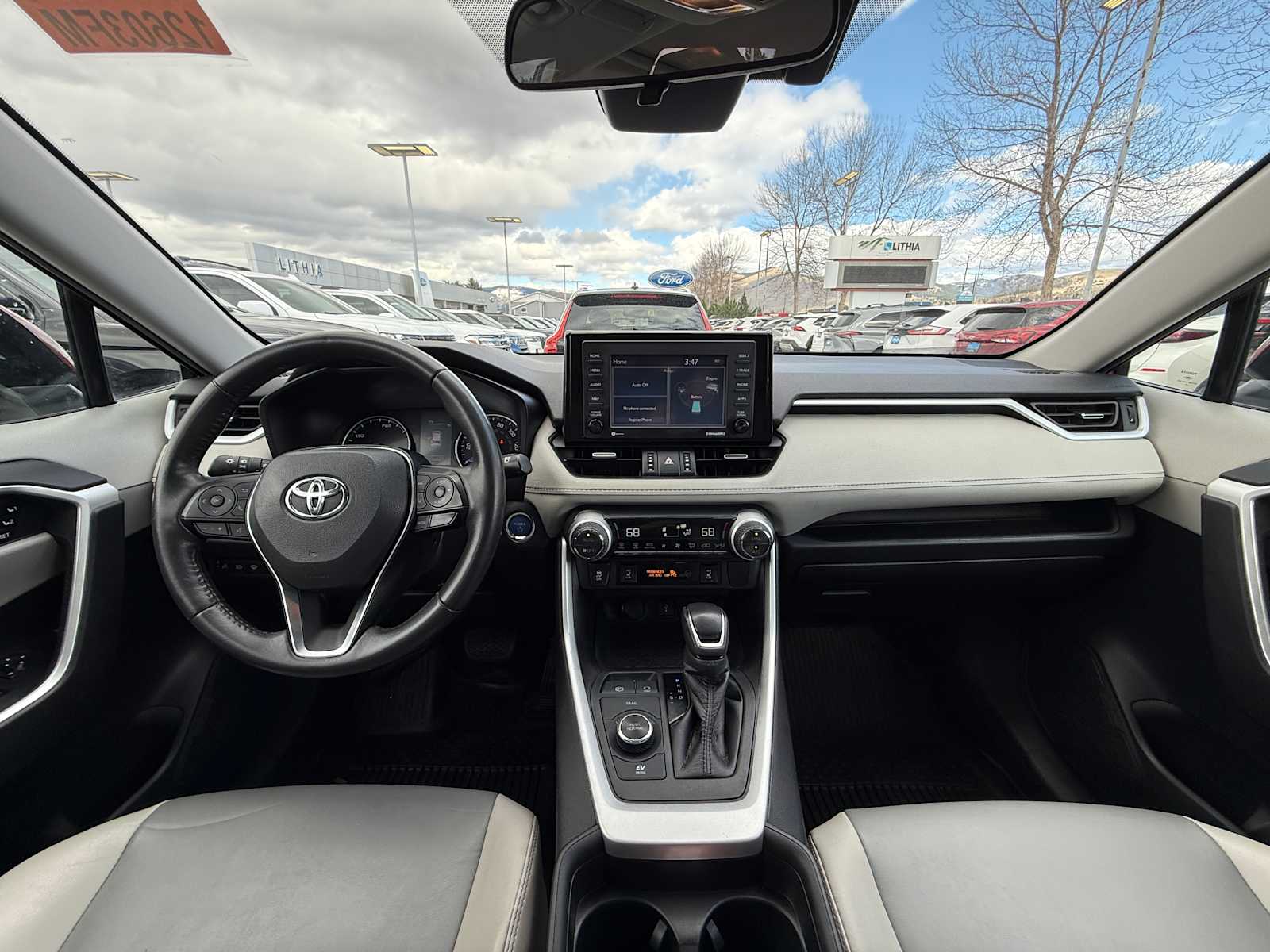 Thumbnail: 2021 Toyota RAV4 - 25