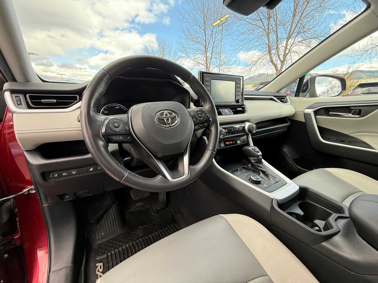 Thumbnail: 2021 Toyota RAV4 - 12