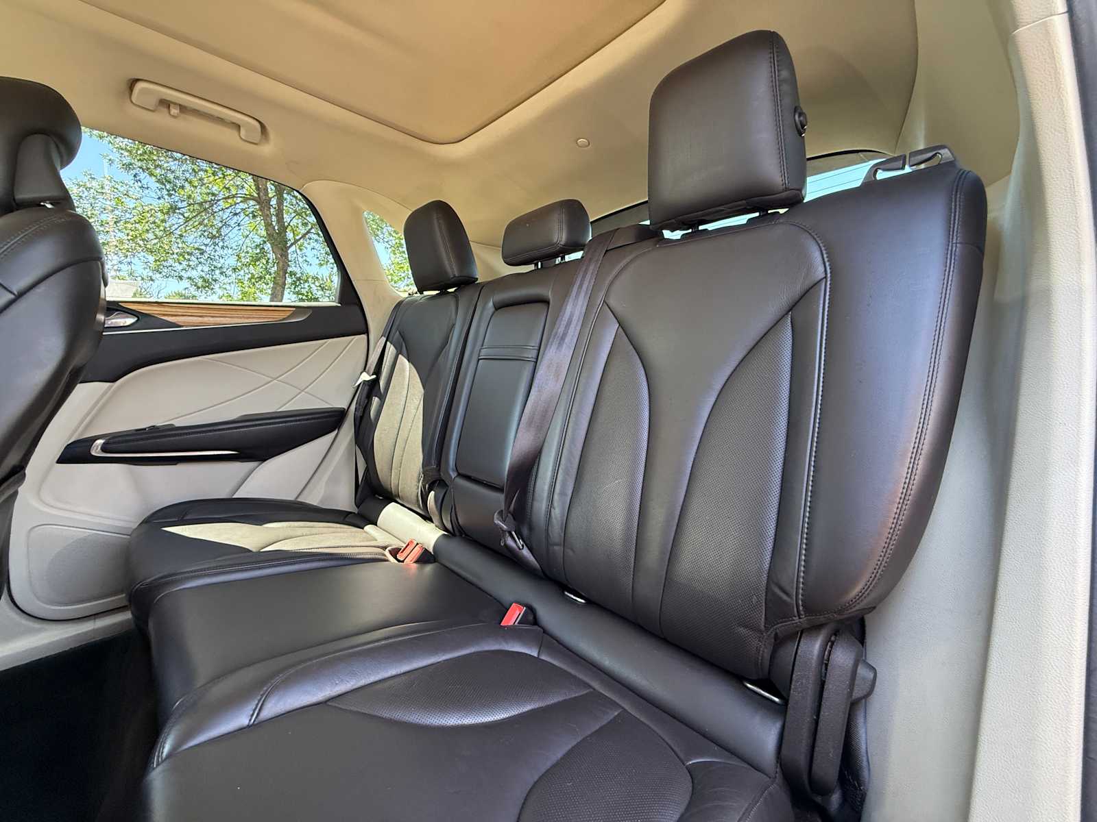 Thumbnail: 2016 Lincoln MKC - 25