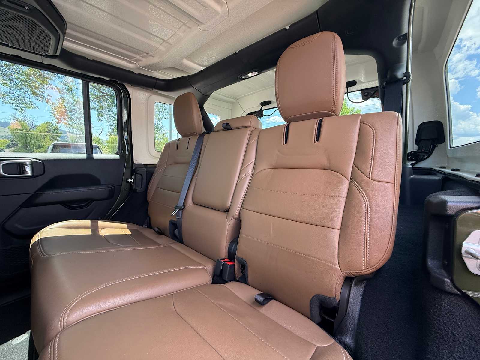 2021 Jeep Wrangler Unlimited Sahara 23