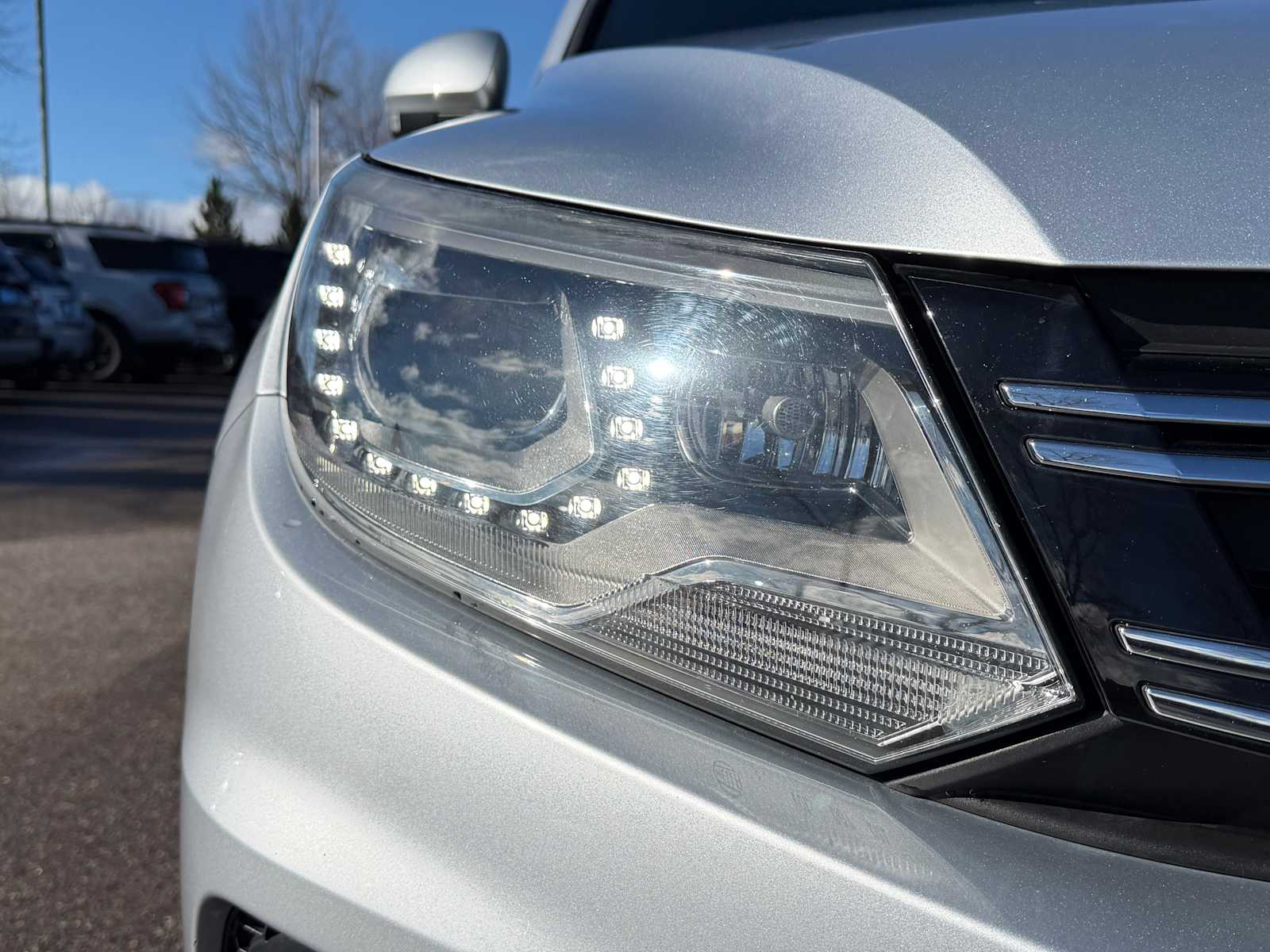 Thumbnail: 2014 Volkswagen Tiguan - 3