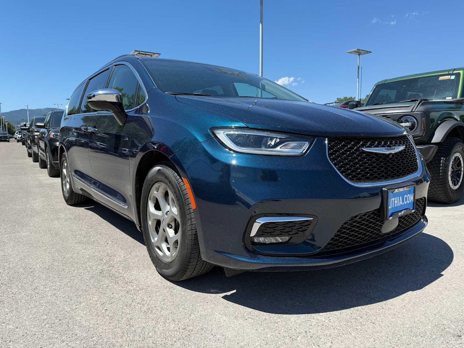 2023 Chrysler Pacifica Limited photo 4