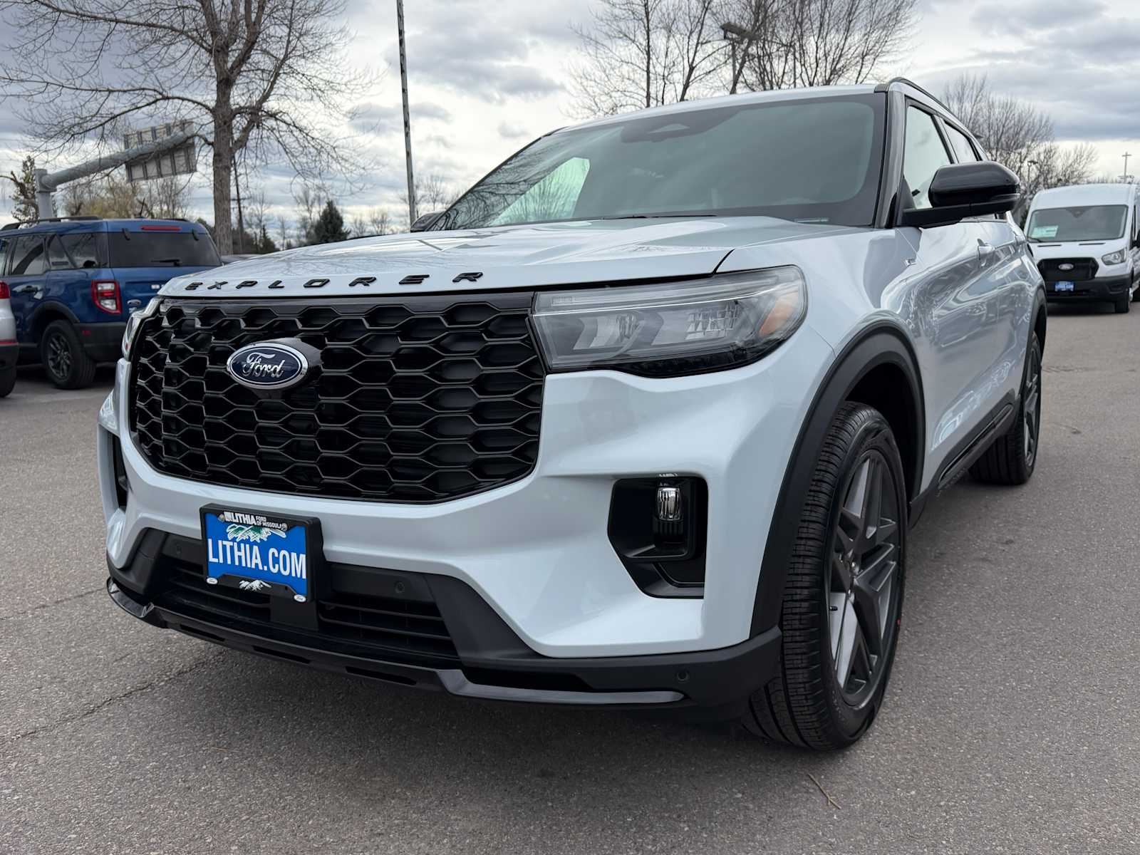 2026 Ford Explorer ST-LINE 4WD's photo