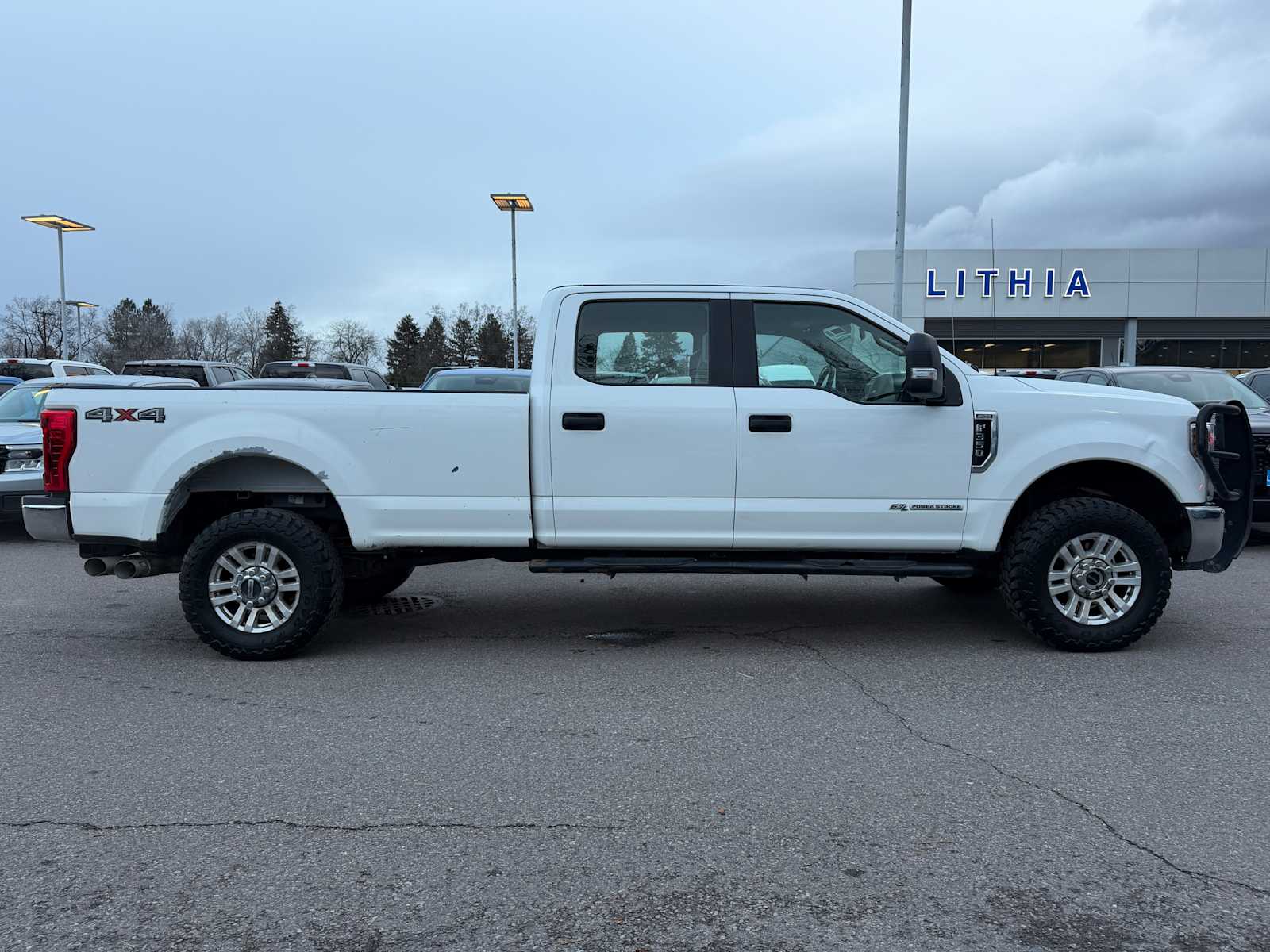 Thumbnail: 2019 Ford Econoline - 6