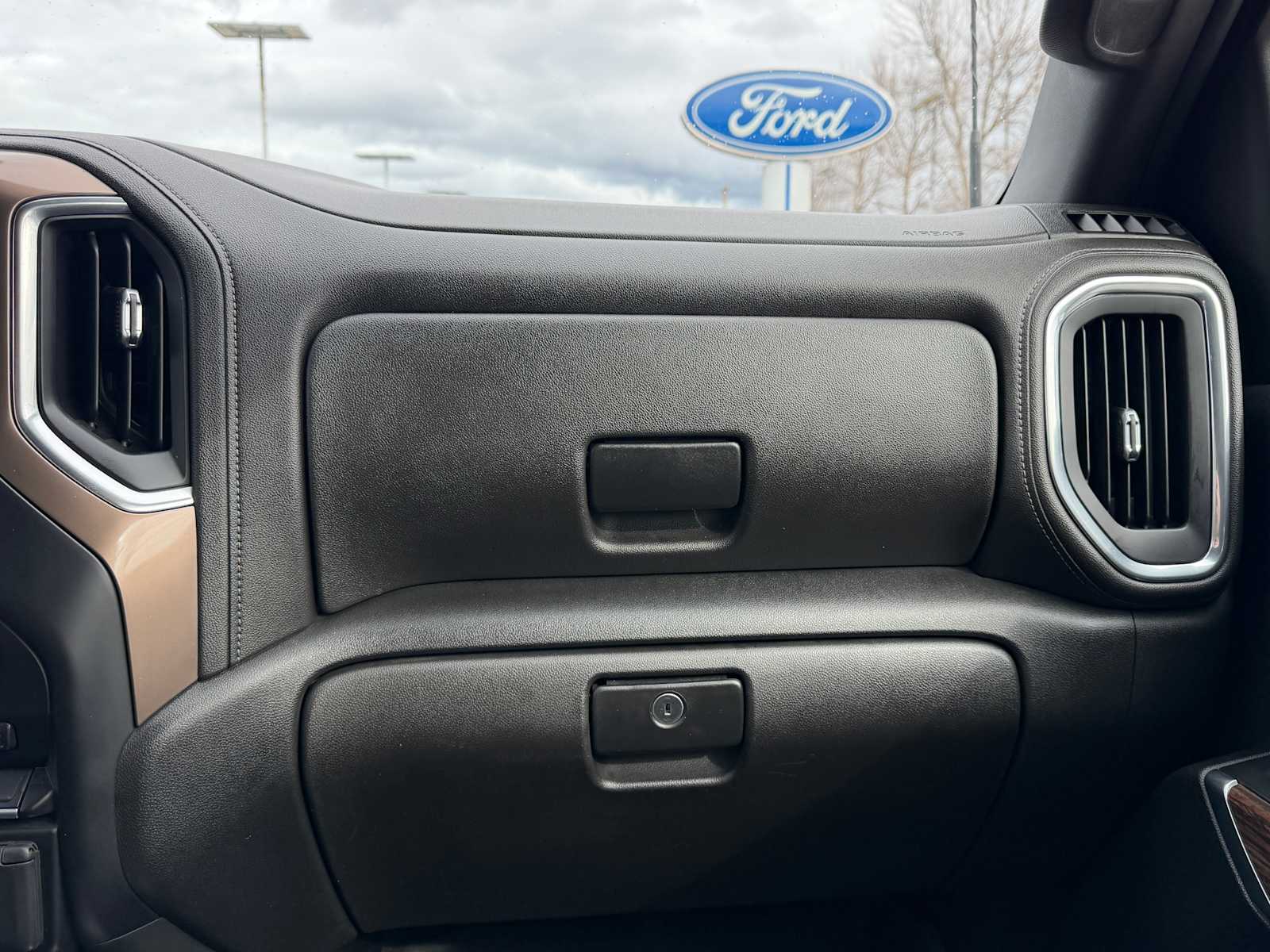 Thumbnail: 2022 Chevrolet Silverado 3500 - 26